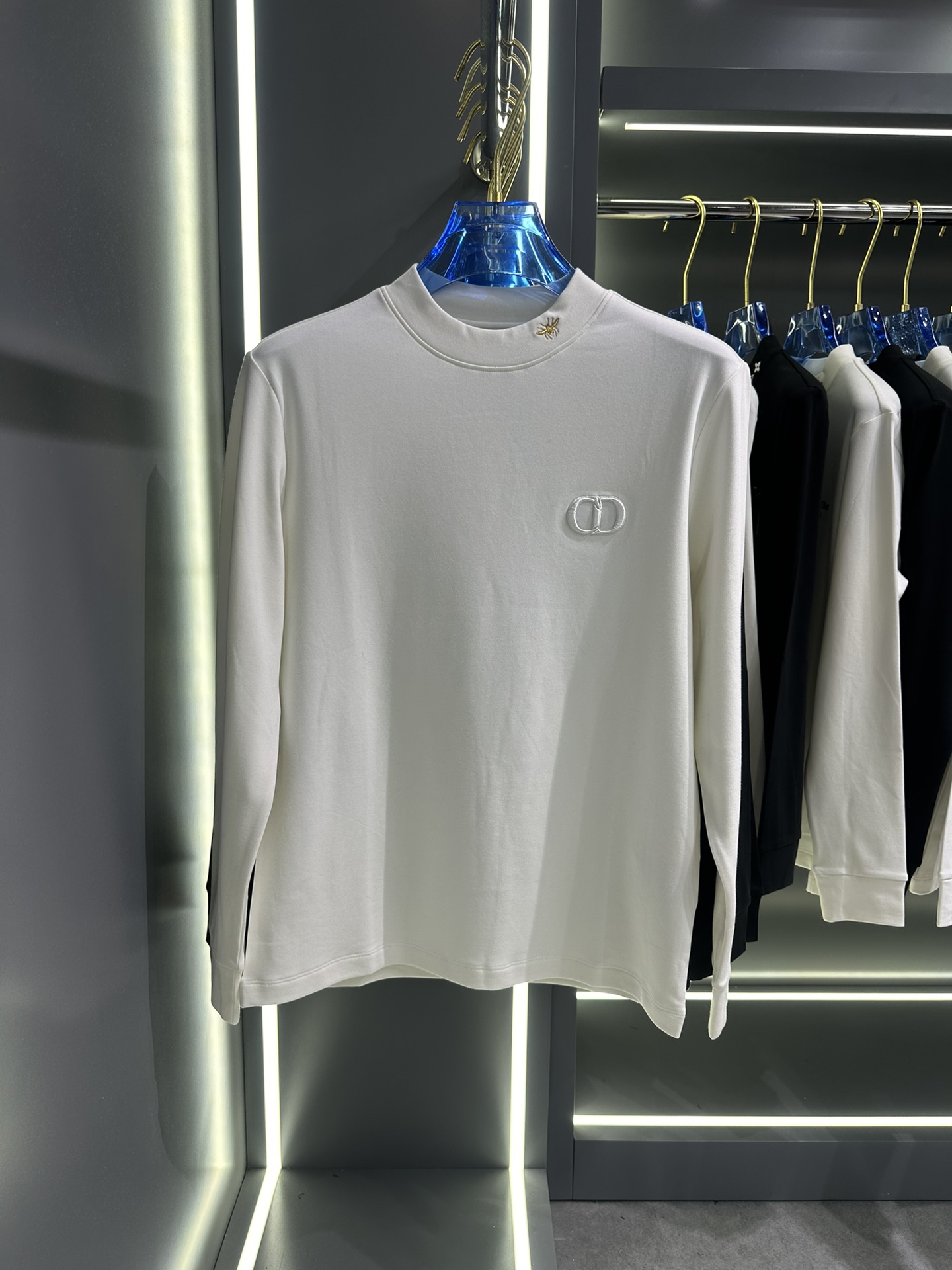 NO:597240,New space cotton fleece base sweatshirt, exclusive sale! Original, exclusive design, super craftsmanship! Extremely luxurious! Awesome fit! Size s-xXl white and black,,hoodie,sweatshirts,alexander wang19860909新款太空棉抓绒打底卫衣,独家发售!原版,独家设计,超强工艺!极其奢华!版型超赞!尺码 s-xXl白黑,,hoodie,sweatshirts,alexander wang,Men's clothing