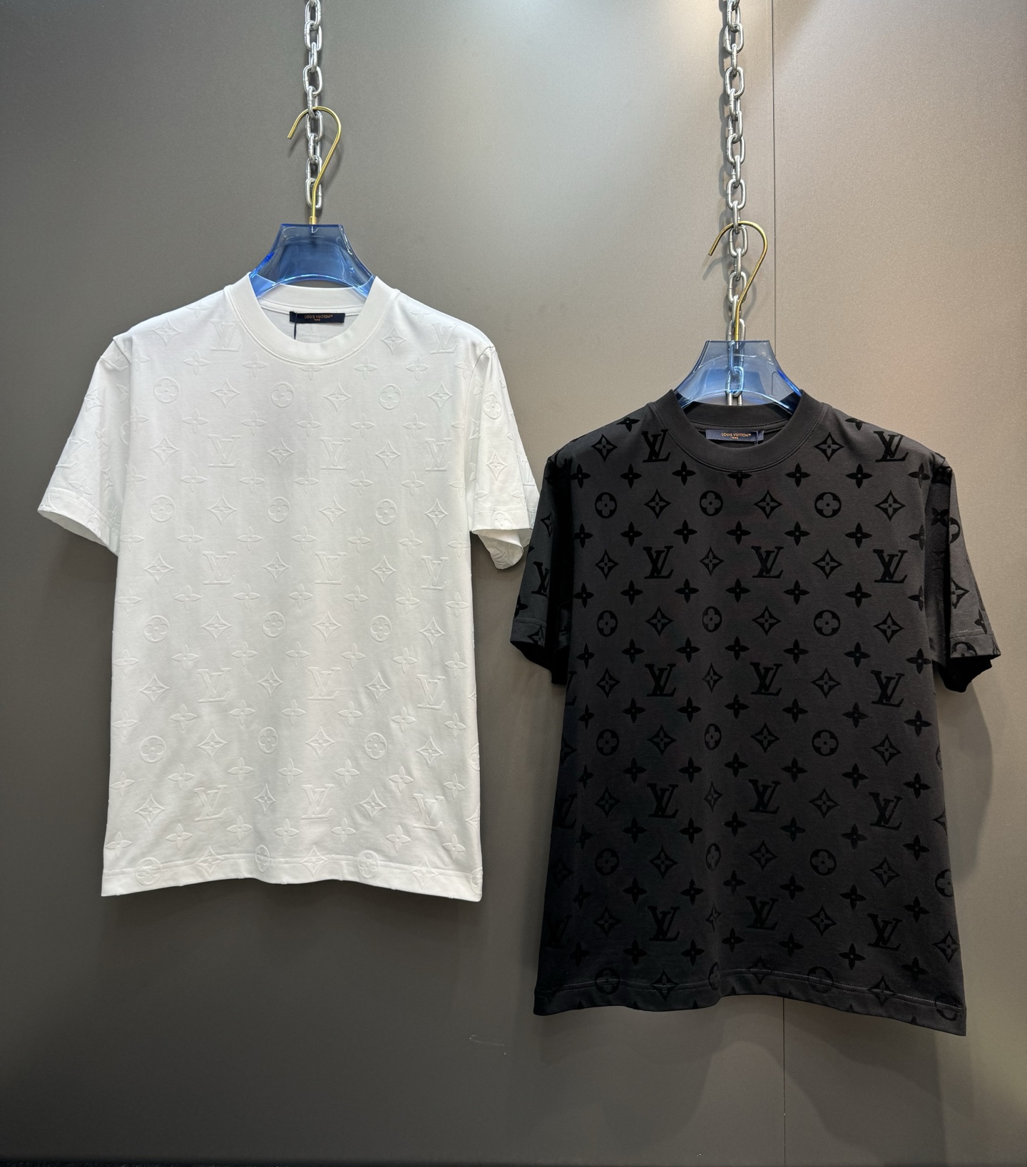 NO:142459,Lv, flocking with flowers on the front and back, looks good on the upper body S-2XL,,louis vuitton,alexander wang19860909Lv 前后幅满花植绒 上身好看 S-2XL,,louis vuitton,alexander wang,Men's clothing