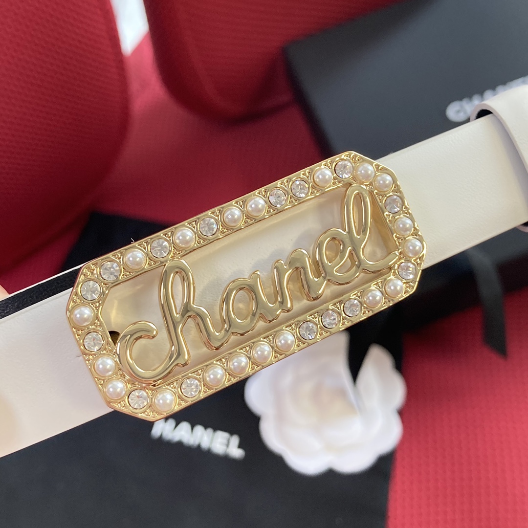 chanel24scc珍珠与水钻logo字母搭扣黄铜金属小牛皮腰带手感柔软细腻2.0cm