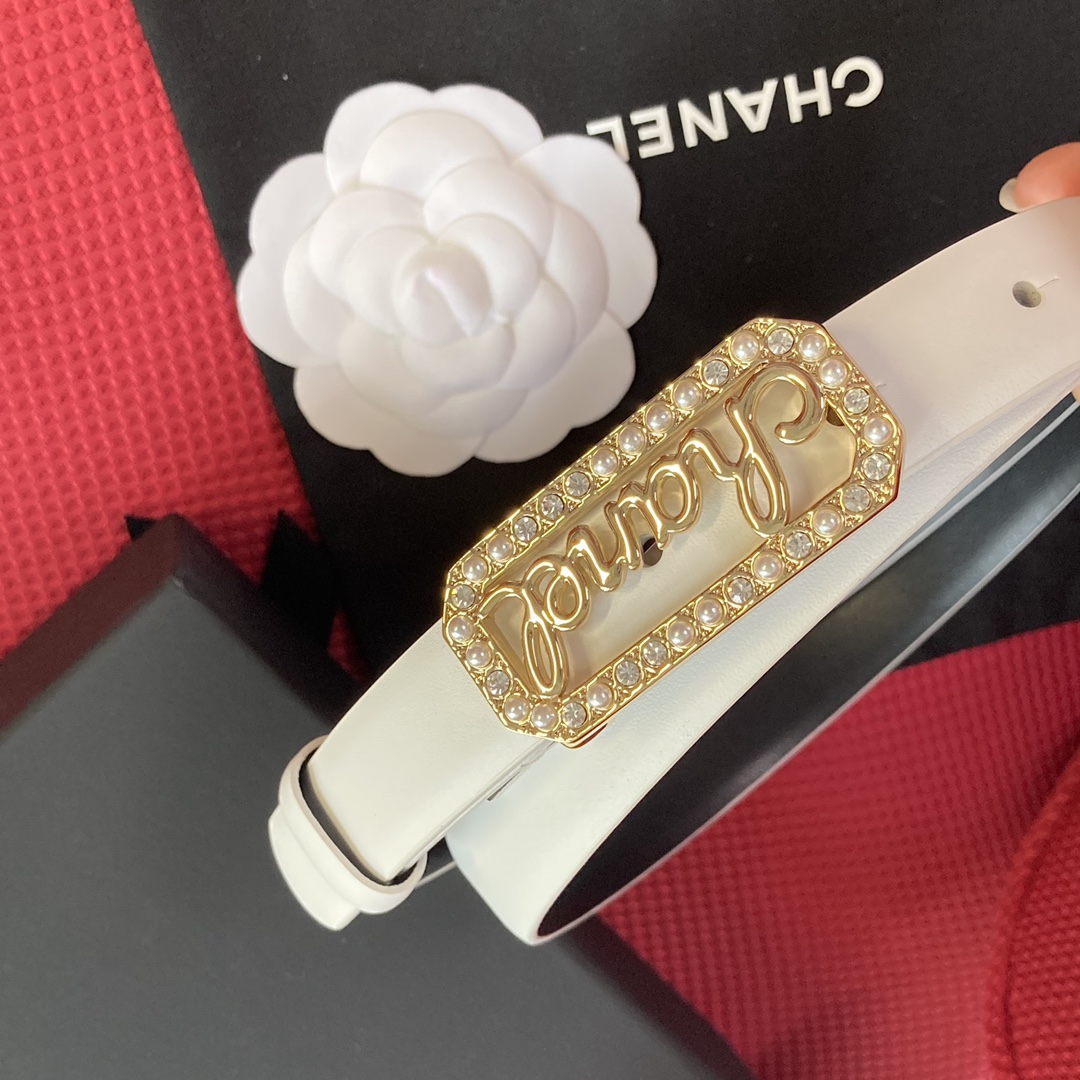 chanel24scc珍珠与水钻logo字母搭扣黄铜金属小牛皮腰带手感柔软细腻2.0cm