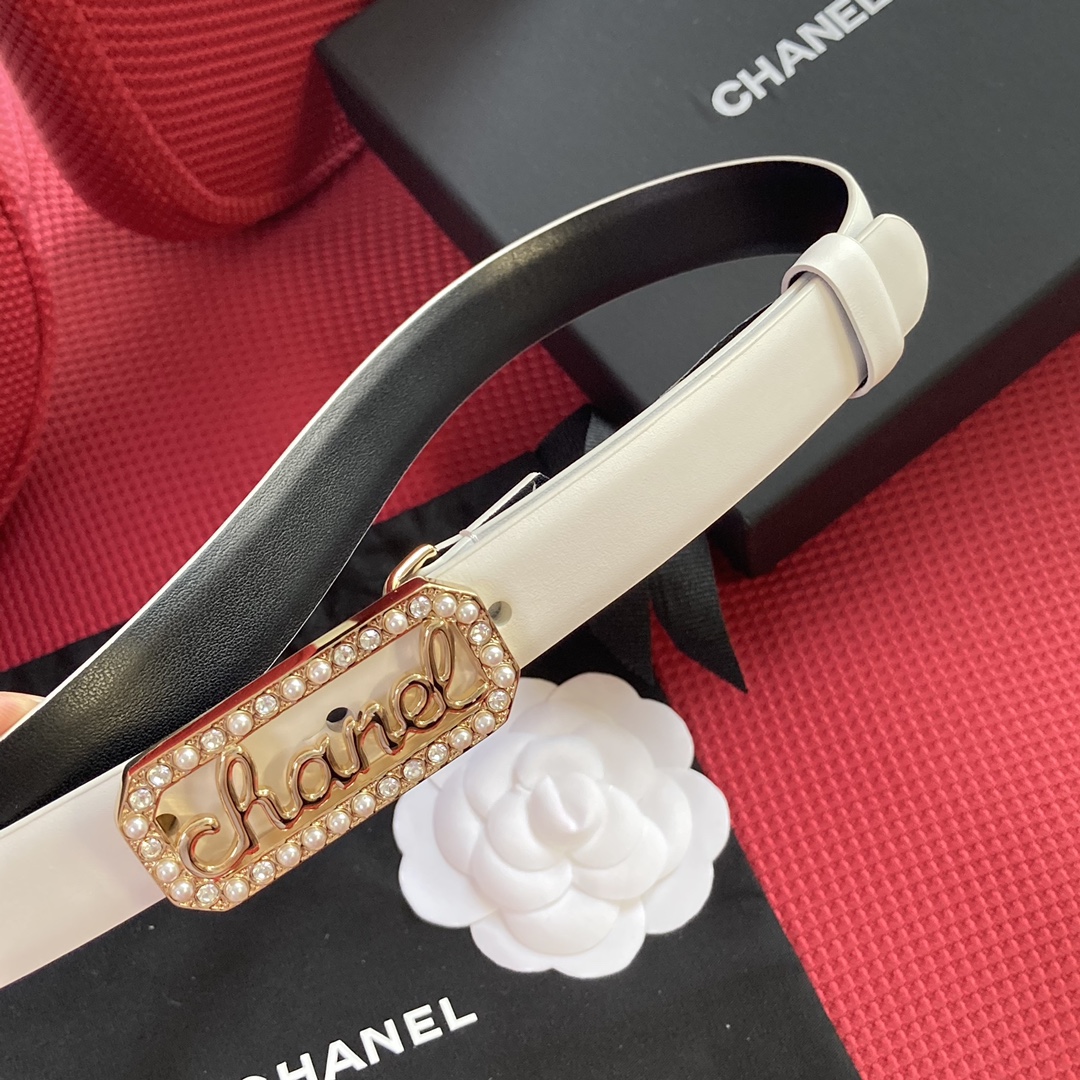 chanel24scc珍珠与水钻logo字母搭扣黄铜金属小牛皮腰带手感柔软细腻2.0cm