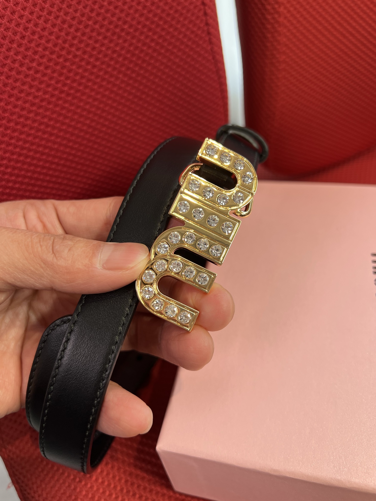 Miu Miu 代购级 缪缪miumiu 新款 ，营造 撞色与纹理效果 搭扣饰醒目徽标 2cm