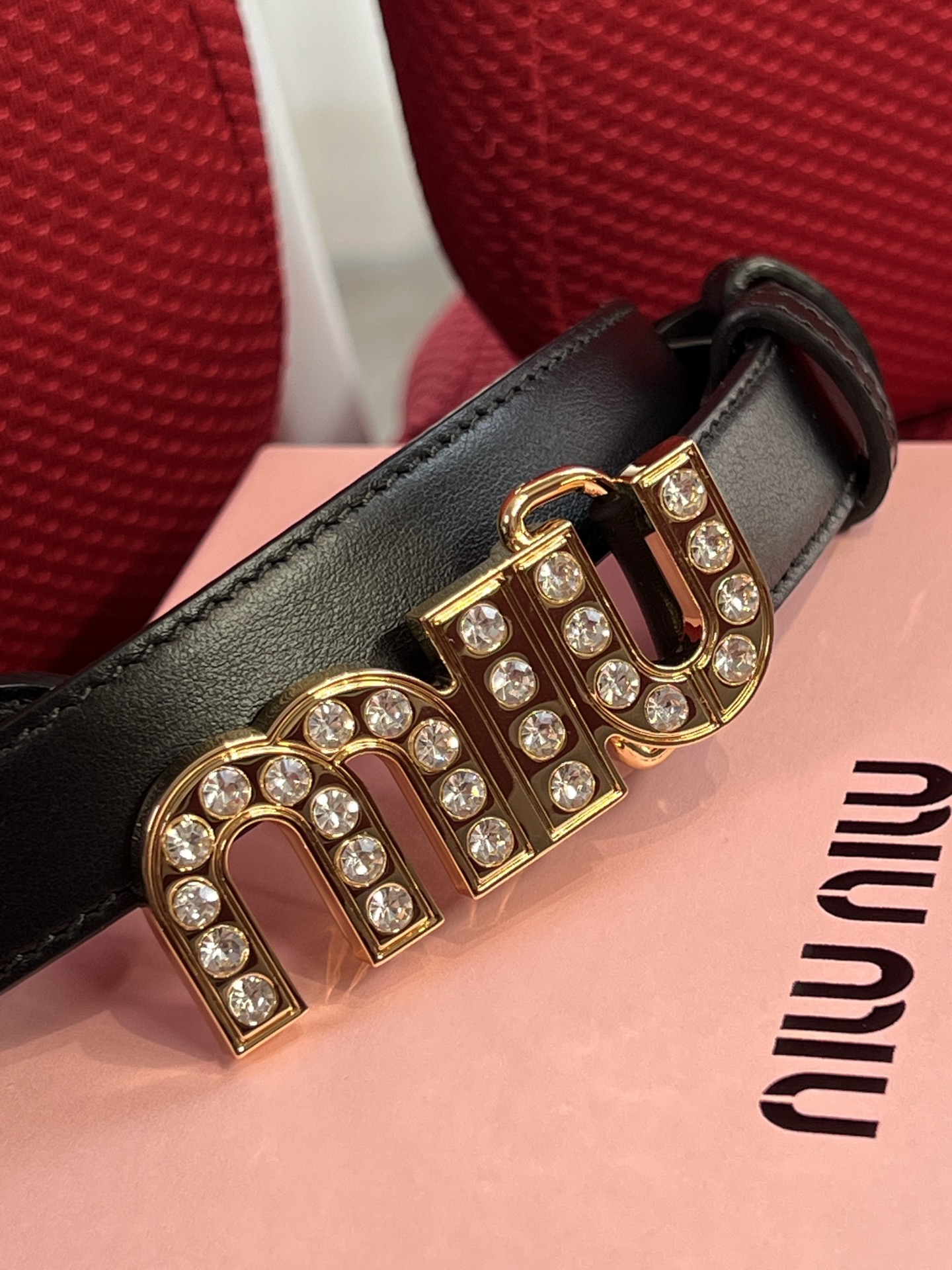 Miu Miu 代购级 缪缪miumiu 新款 ，营造 撞色与纹理效果 搭扣饰醒目徽标 2cm