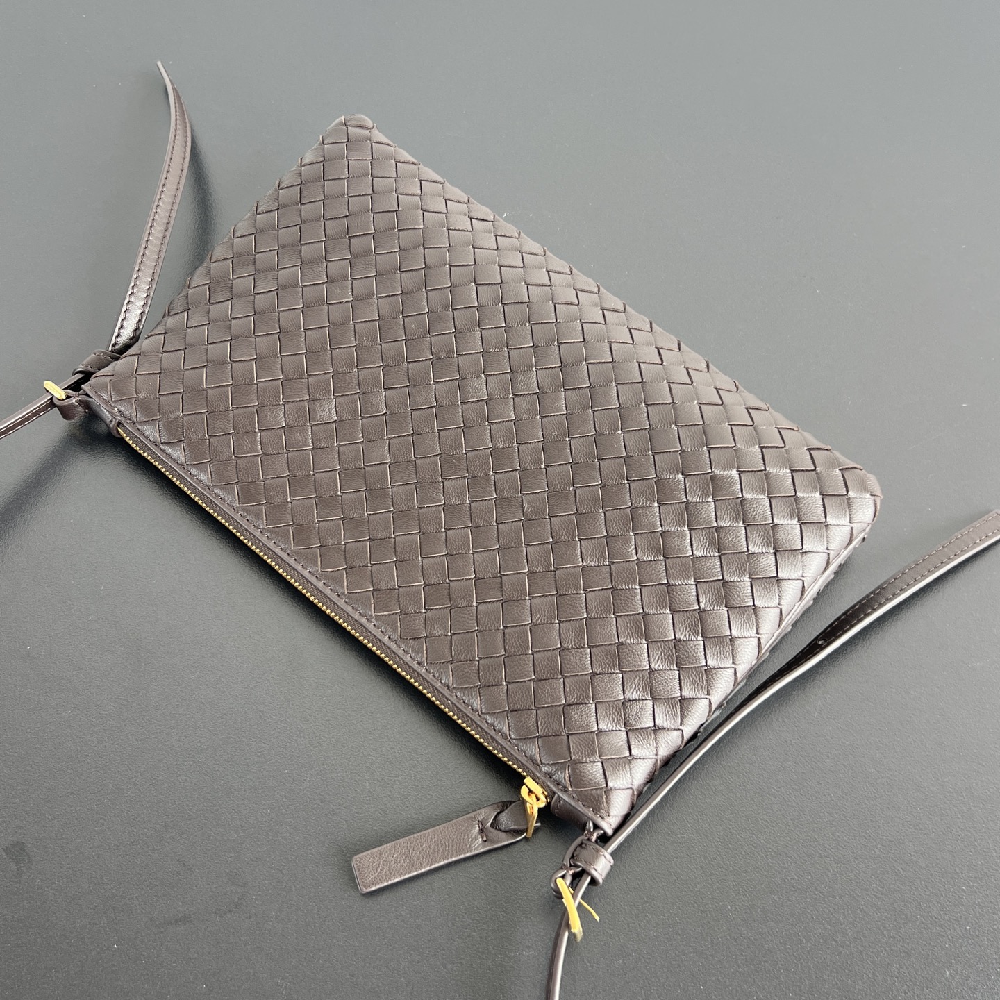 BV's new product Piccolo small woven crossbody bag 👜 876625 Small woven is back on the list ✨ Piccolo means small and exquisite, a higher-level weaving process, the sheepskin is soft, waxy and warm, and the matte texture is low-key and noble photo 1