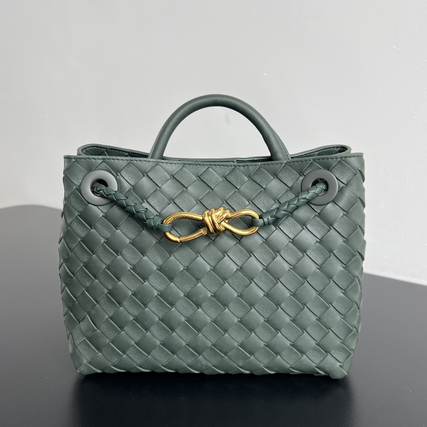 #Bottega Veneta 2023 spring and summer new Andiamo handbag, many stars have the same style 🎈 743568 Classic full-body leather weaving with golden knot buckle