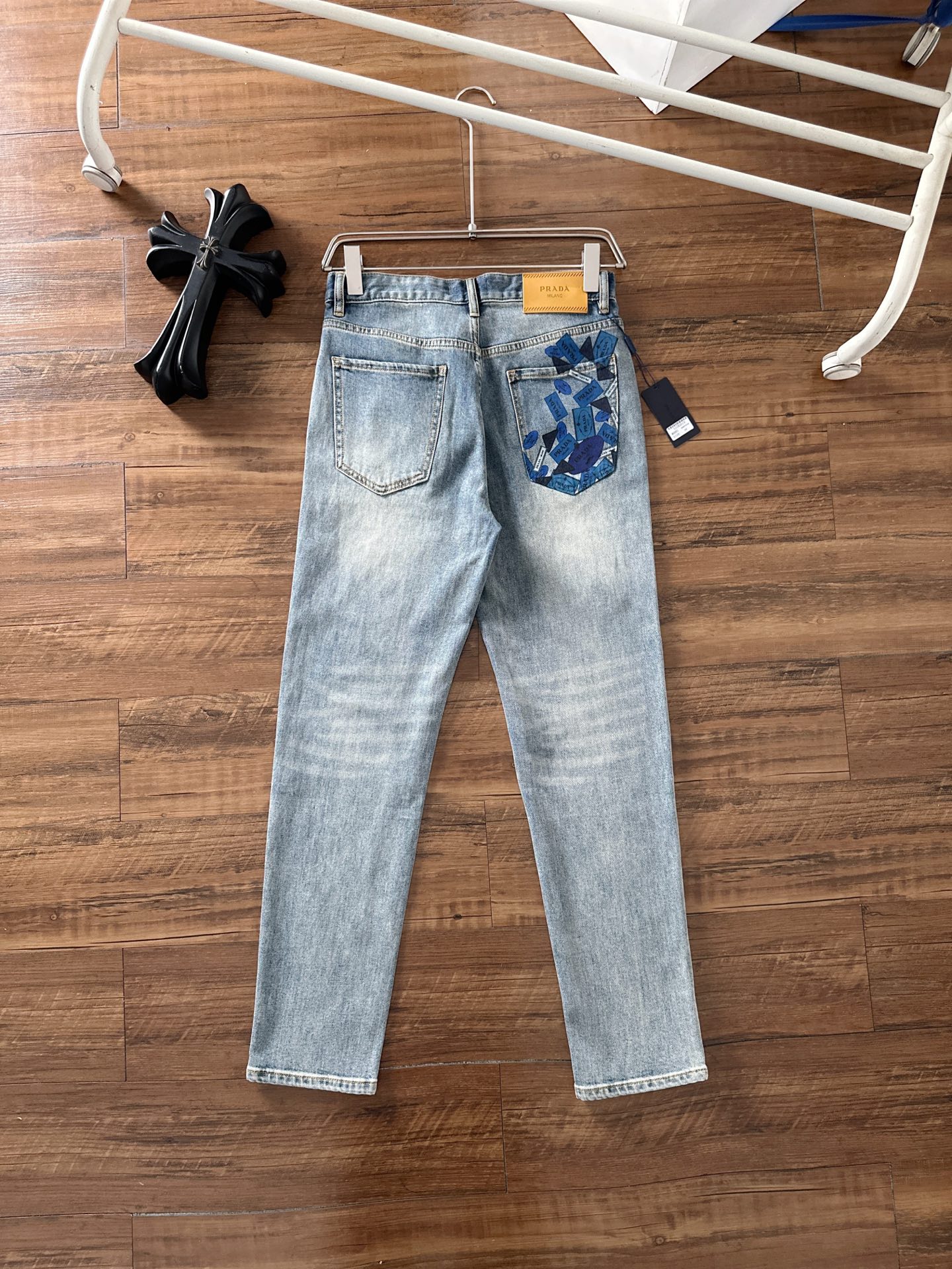 普拉达 2025早秋新款男士休闲牛仔裤，顶级品质！渠道订单，官网同步出售！！原厂订制牛仔全棉材质！适合休