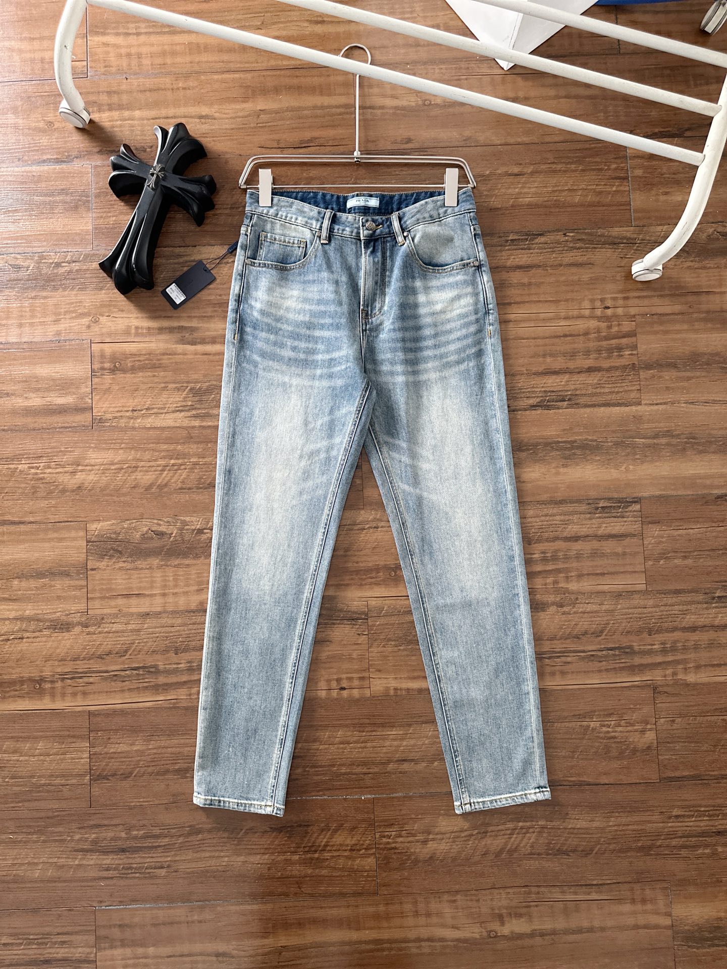 普拉达 2025早秋新款男士休闲牛仔裤，顶级品质！渠道订单，官网同步出售！！原厂订制牛仔全棉材质！适合休