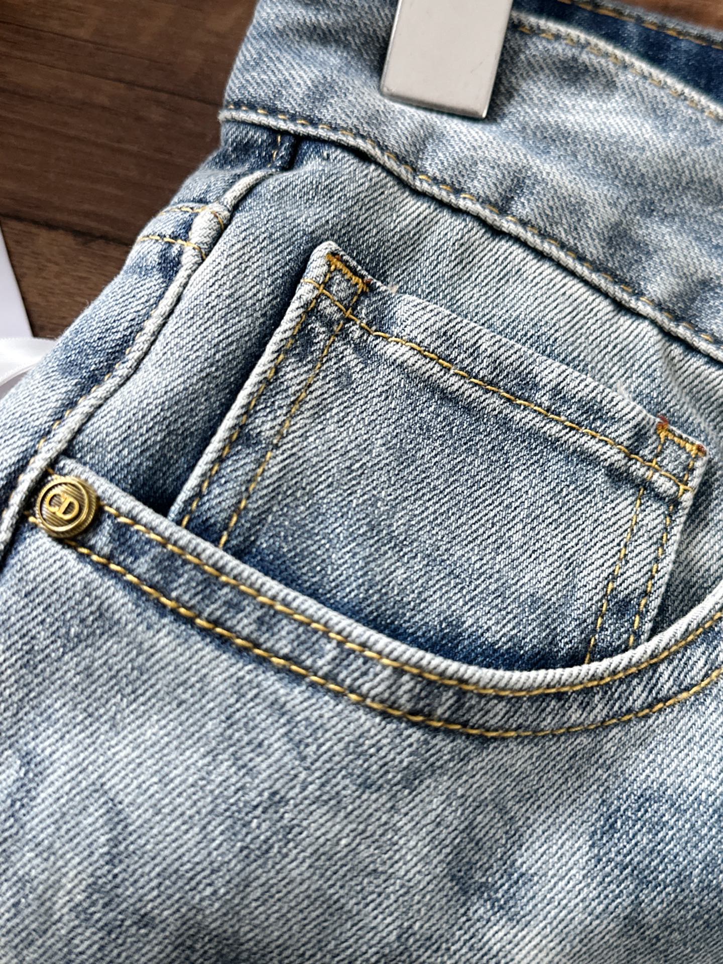 迪奥 2025早秋新款男士休闲牛仔裤，顶级品质！渠道订单，官网同步出售！！原厂订制牛仔全棉材质！适合休闲