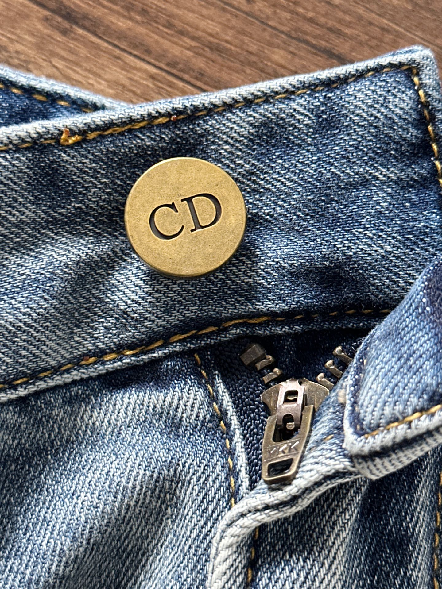 迪奥 2025早秋新款男士休闲牛仔裤，顶级品质！渠道订单，官网同步出售！！原厂订制牛仔全棉材质！适合休闲