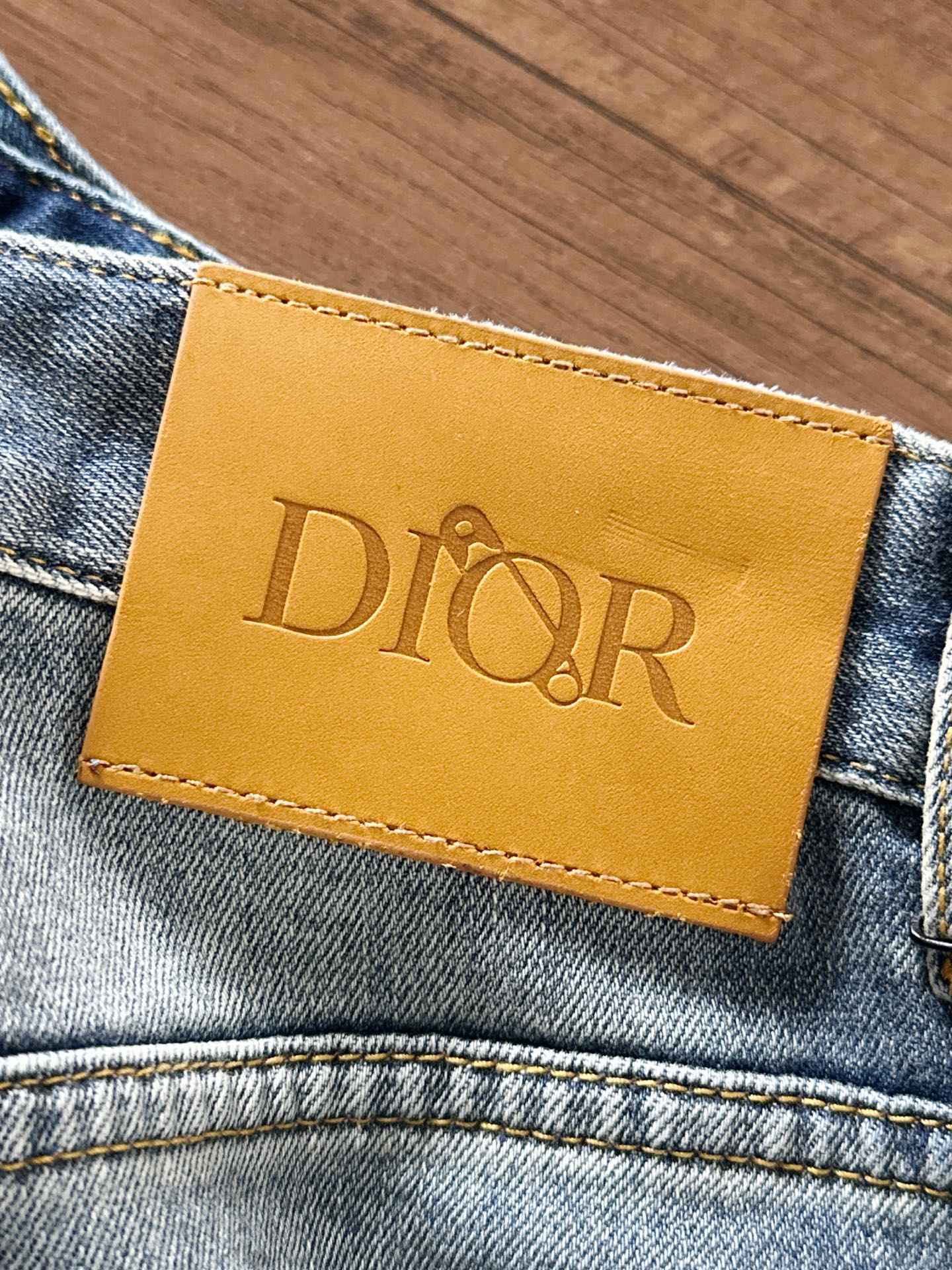 迪奥 2025早秋新款男士休闲牛仔裤，顶级品质！渠道订单，官网同步出售！！原厂订制牛仔全棉材质！适合休闲