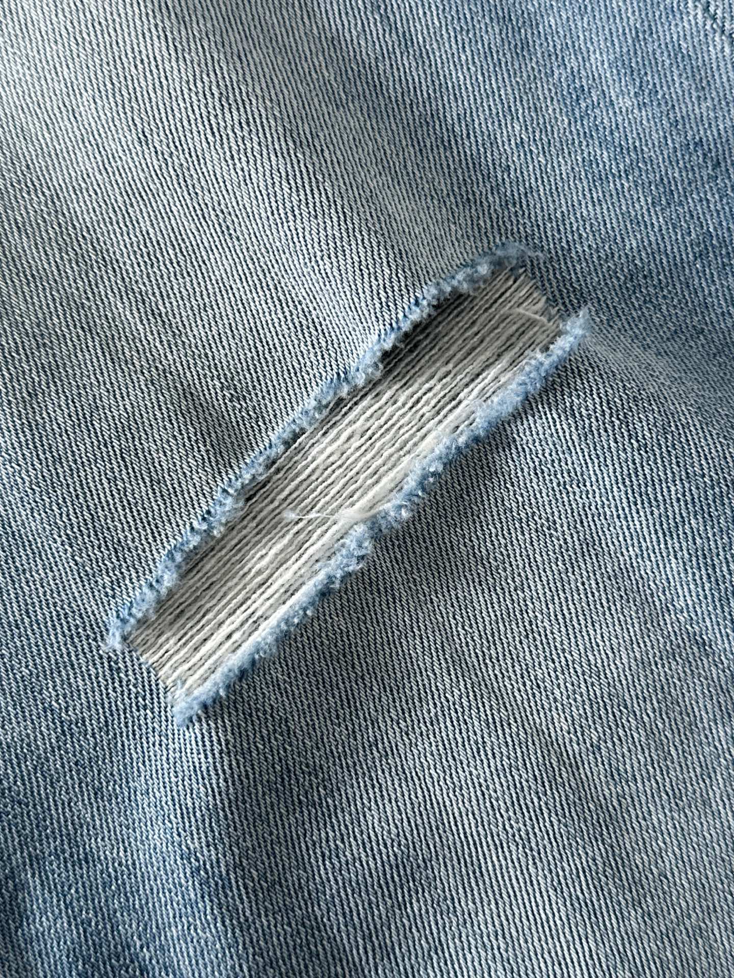 LV 2025早秋新款男士休闲牛仔裤，顶级品质！渠道订单，官网同步出售！！原厂订制牛仔全棉材质！适合休闲