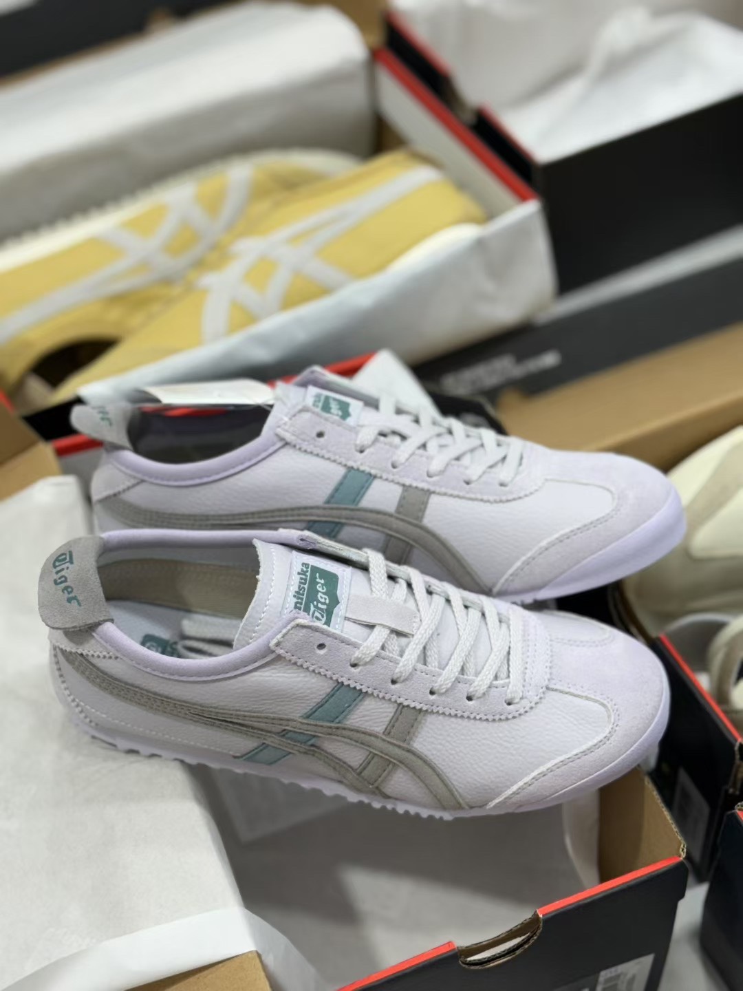 📦：超好穿的鬼冢虎!!
皮面🉐 ¥𝟏𝟐𝟖 帆布🉐¥𝟏𝟏𝟖 !!