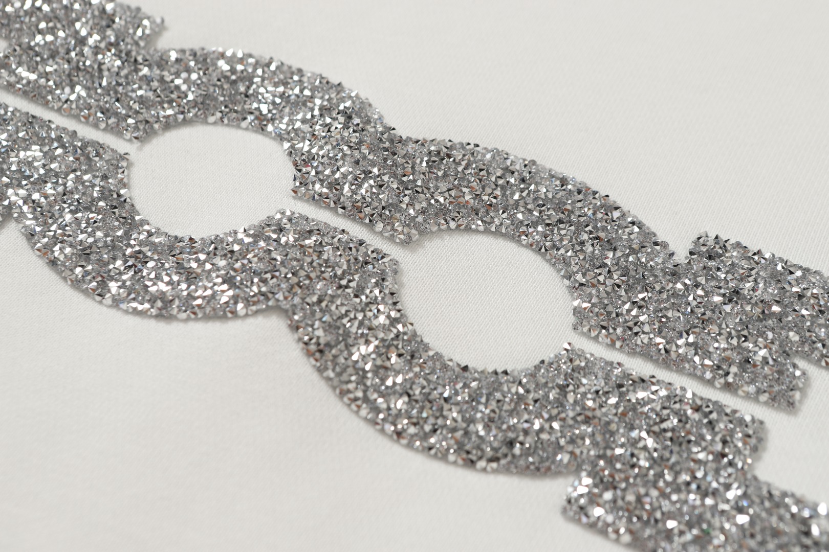 GOODBRAND 破洞碎钻重工ロゴ付きカップルフーディ