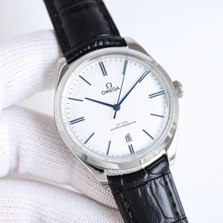 Omega De Ville Trésor Master Chronometer 40mm detail 3
