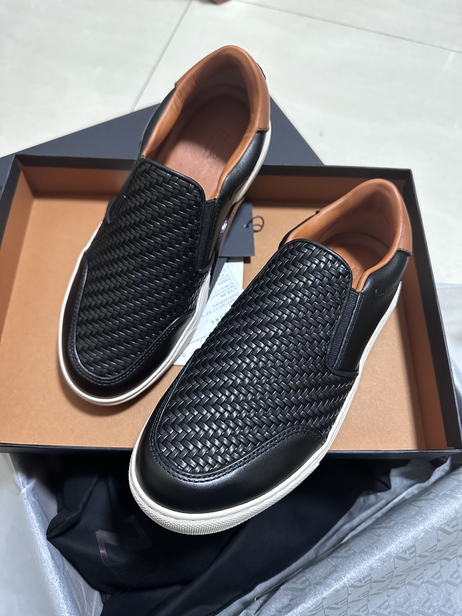 460Tiziano es la zapatilla "básica" de la colección Ermenegildo Zegna Couture, un tributo a la artes