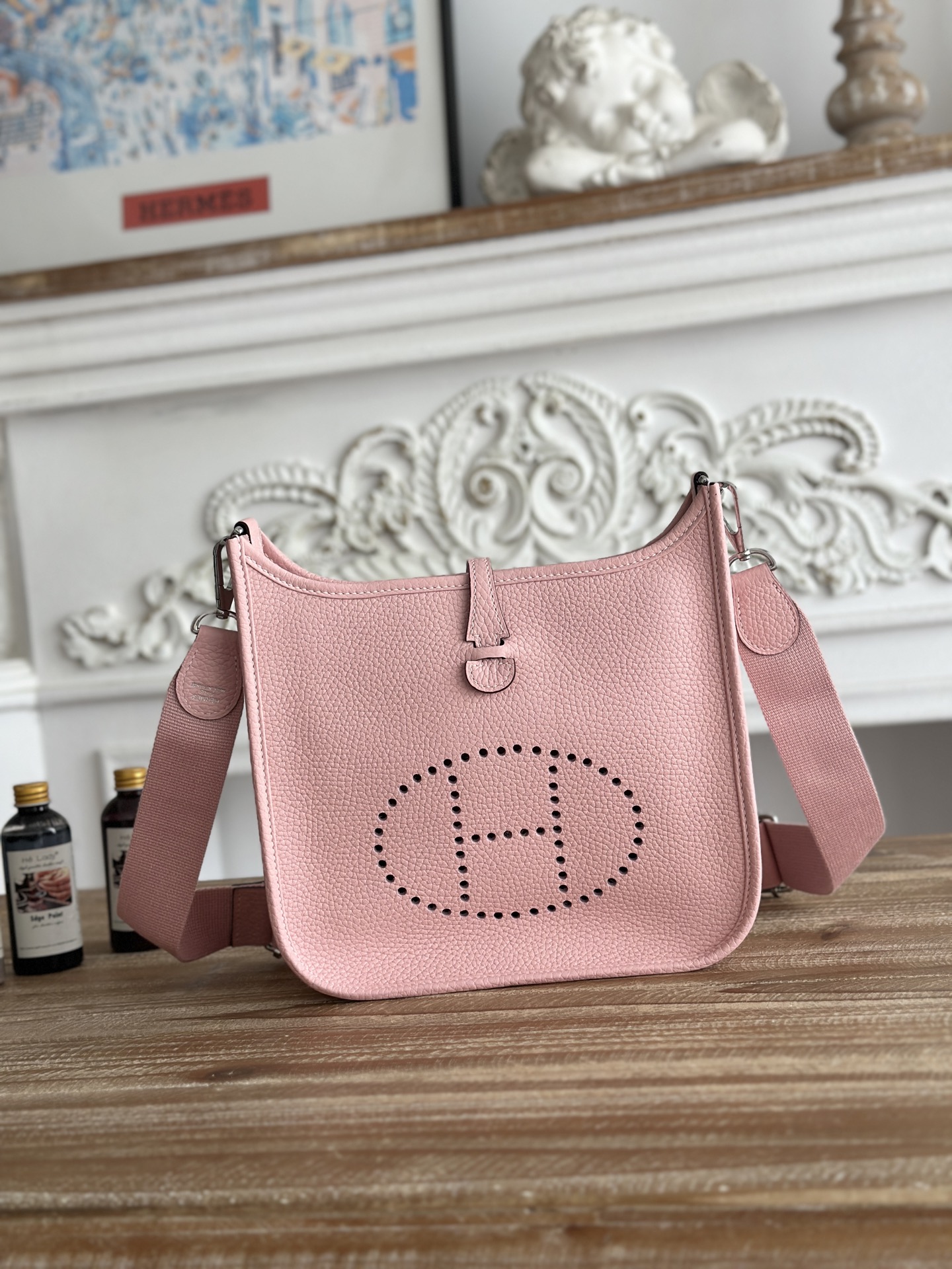 NO:939275,Mini EveyIne ~ Eveyline, semi-handmade + wax thread, self-matched shoulder strap + tc cowhide, color 3Q pink, gold and silver buckles, size 23cm, Hermes, hermes, cowhide, Hermes,19860909Mini EveyIne ~伊芙琳 半手工+蜡线 自配肩带+tc牛皮 颜色3Q粉、金银扣均有 尺寸23cm,爱马仕,hermes,cowhide,Hermes,,Bag