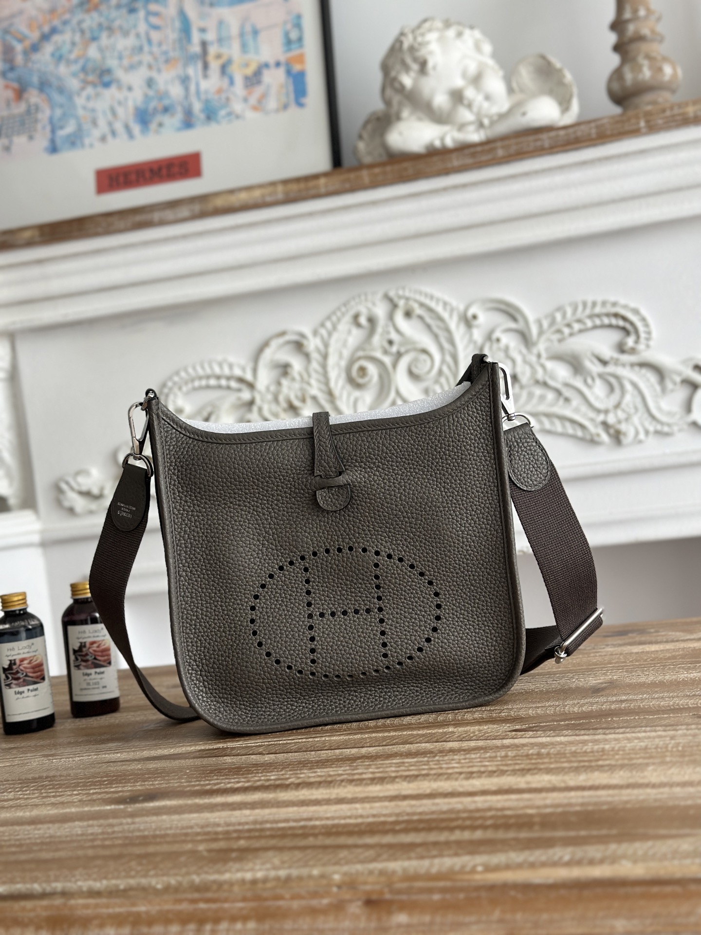 NO:939283,Mini EveyIne ~ Eveyline, semi-handmade + wax thread, self-matched shoulder strap + tc cowhide, color pewter gray, gold and silver buckles, size 23cm, Hermes, hermes, cowhide, Hermes,19860909Mini EveyIne ~伊芙琳 半手工+蜡线 自配肩带+tc牛皮 颜色锡器灰、金银扣均有 尺寸23cm,爱马仕,hermes,cowhide,Hermes,,Bag