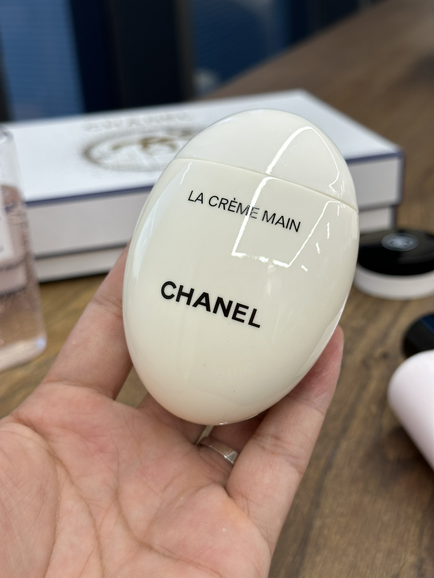 CHANEL La Crème Main Hand Cream - Comprehensive