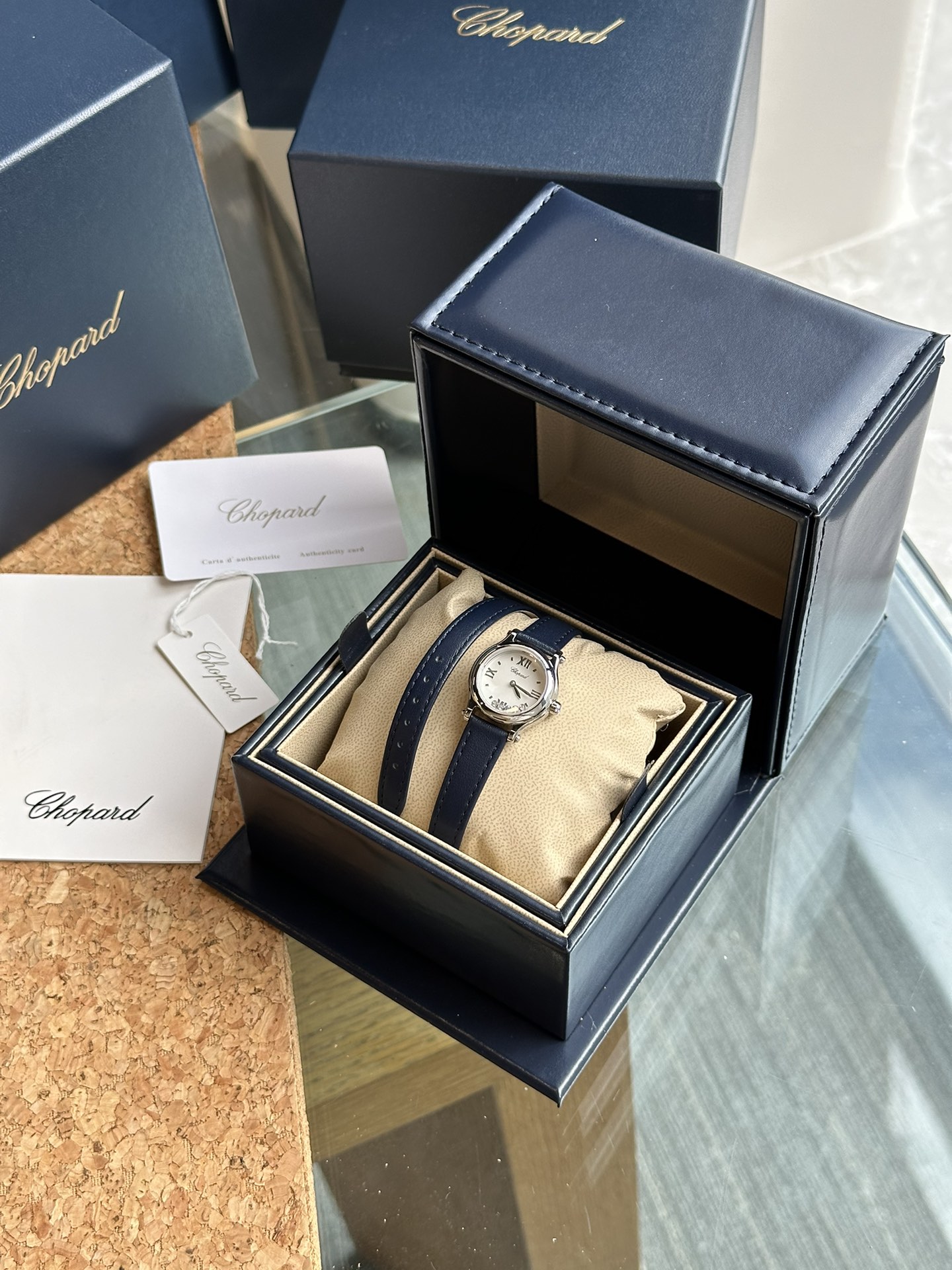 NO:394400,silver!  Chopard Mini Model The most distinctive laminated glass has 5 1.9mm first-class flash natural diamonds, producing spin like a dance!  Gorgeous and atmospheric, chopard19860909银色！萧邦迷你款 最有特色的夹层玻璃的5颗1.9mm火彩一流爆闪天然钻石,产生自旋 犹如舞蹈 ！ 华丽又大气,,chopard,Watch