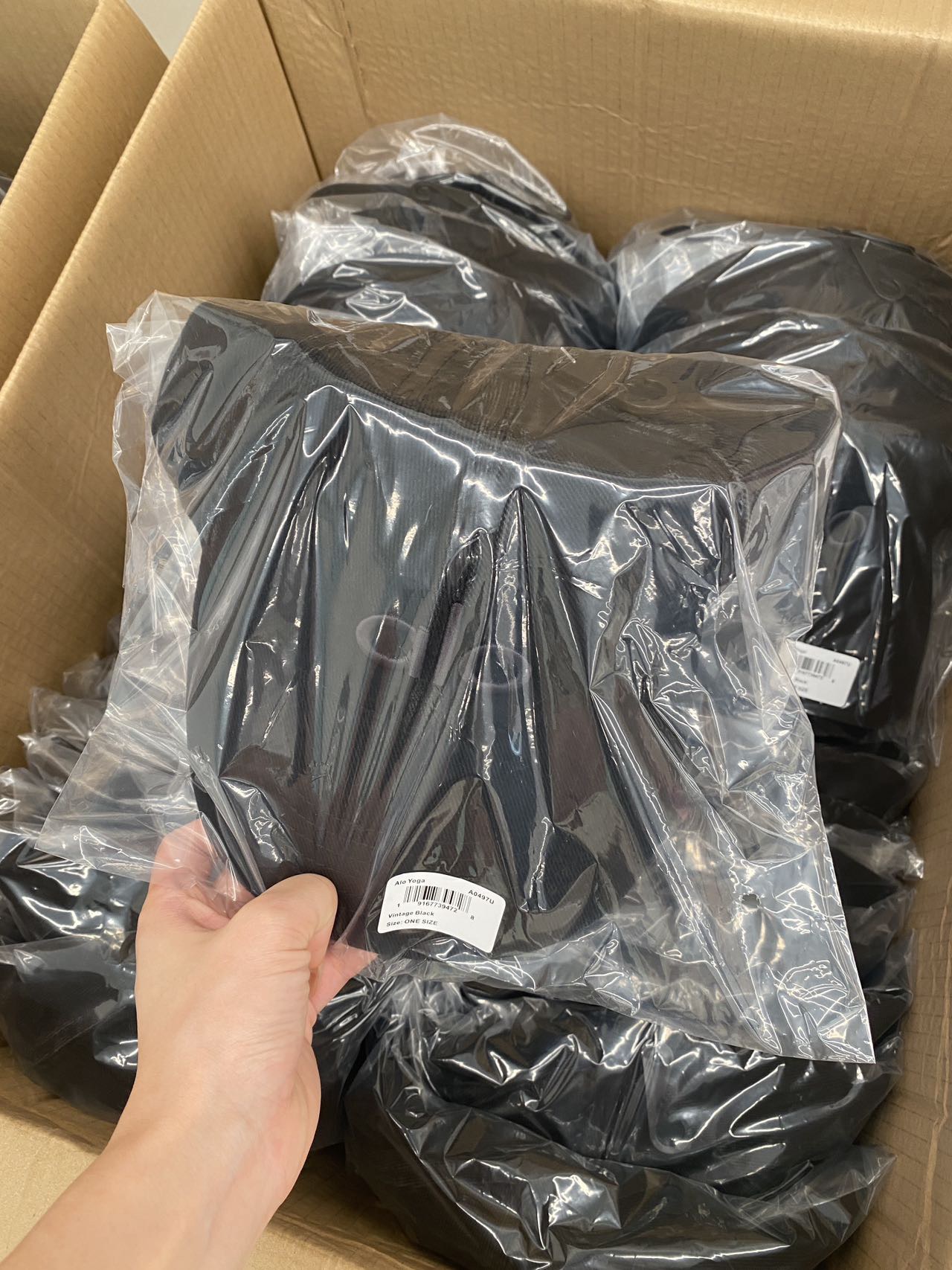 NO:919186,Baseball Cap King Fried Combination is now in stock!  The last small batch of benefits are on sale!  Inventory is decreasing rapidly!  Hesitation = Missed!  , hat. scarf. socks, socks, hats19860909棒球帽王炸组合 现货已入仓！最后一小批福利秒杀！ 库存秒速递减中！ 犹豫=错过！,帽子.围巾.袜子,socks,hats,accessory