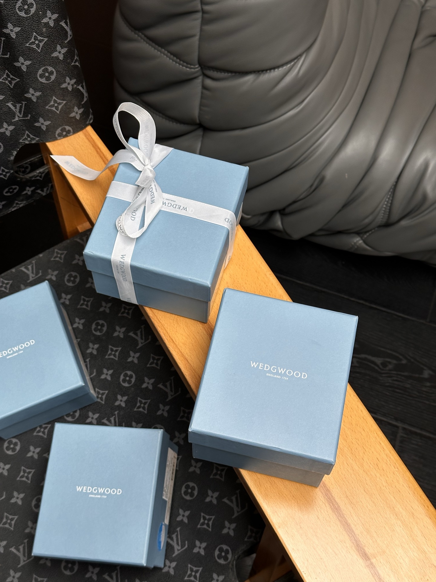NO:810885,Trading company order!  350ml ceramic-coated tumbler, 4 styles covering both men and women, safe and easy-to-use material, anti-leakage and anti-fall, official website synchronization, the latest Wedgwood tumbler, ceramic-coated liner, insulated coffee cup, tumbler, gift box packaging, great choice for gifts and personal use!  , tea set      cup trendy department store19860909贸易公司订单！350ml陶瓷涂层随行杯 4款风格覆盖男女客群,材质安全好用 防漏抗摔,官网同步 最新款Wedgwood威基伍德 随行杯陶瓷涂层内胆保温杯咖啡杯 随行杯 礼盒包装 送礼自用绝佳的选择！,茶具    ,accessory