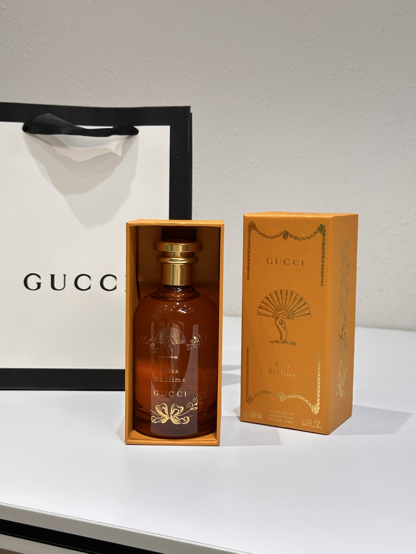 NO:894616,Gucci Alchemist's Garden-Neon Dance 100ml Attribute female fragrance Fragrance notes Floral notes Top notes pink pepper Frankincense Incense Elemi Middle notes Rose Amalactone Ambrette Saffron Base notes Myrrh Patchouli Cedar Okanox, perfume, gucci, gucci19860909Gucci 古驰 炼金术士花园-霓裳舞100ml 属性女香 香调花香调 前调粉红胡椒 乳香 焚香 榄香脂 中调玫瑰 黄葵内酯 黄葵 藏红花 后调没药 广藿香 雪松 奥卡诺克斯,香水,gucci,gucci,accessory