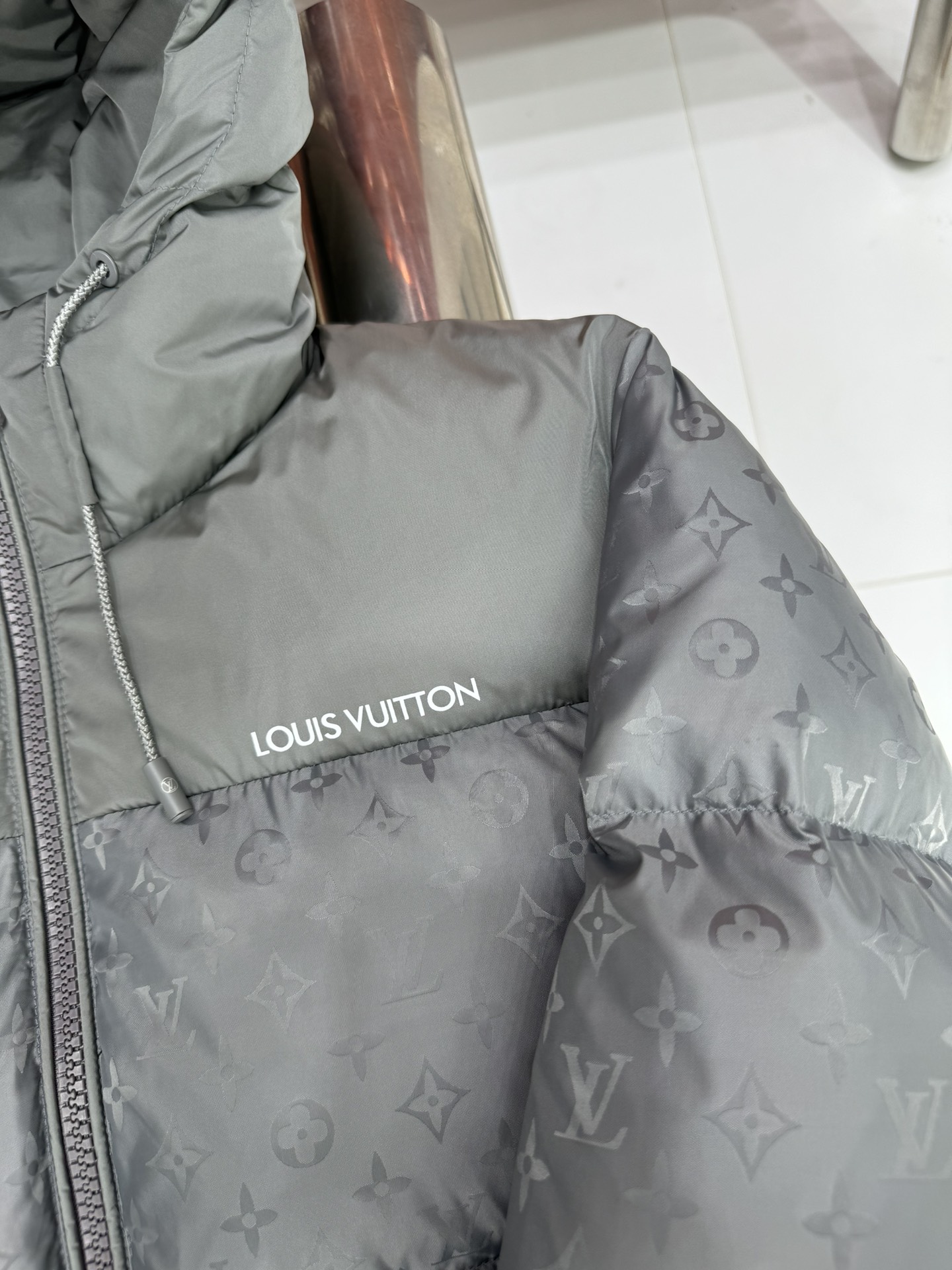 Lv**2024秋冬新款羽绒服原版1:1订制五金配件全进口原版定制欢迎专柜对比绝对的高品质采用顶级95绒