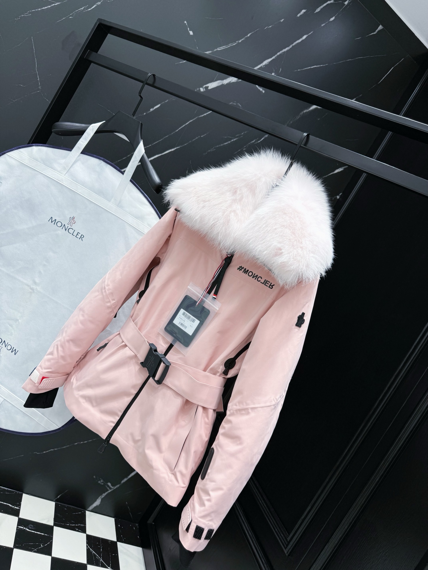 MONCLER Pink Down Ski Jacket with Fur Collar and Belted Waist 2 i1757610457212 5830 0 1
