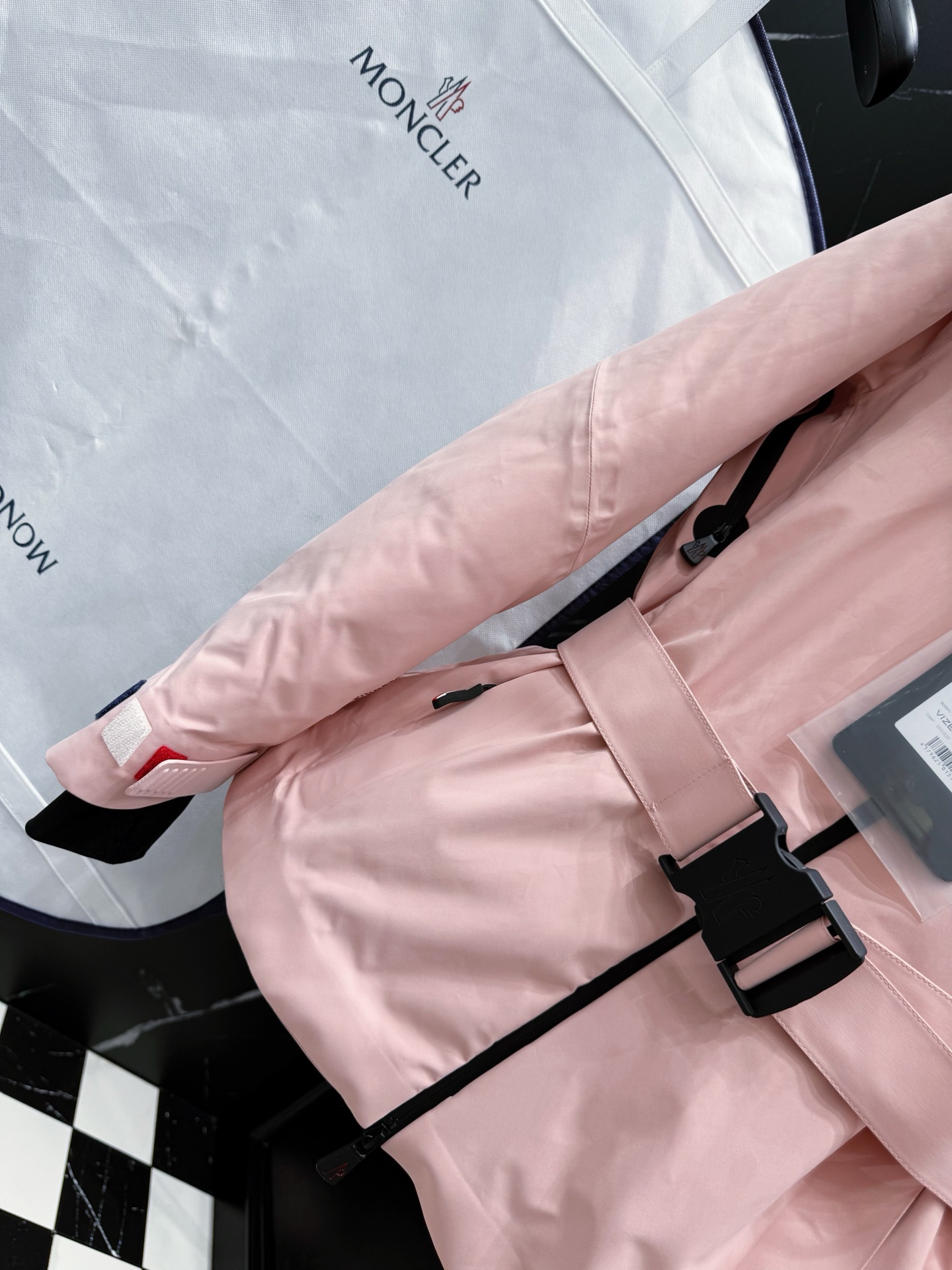 MONCLER Pink Down Ski Jacket with Fur Collar and Belted Waist 4 i1757610457319 9183 0 3
