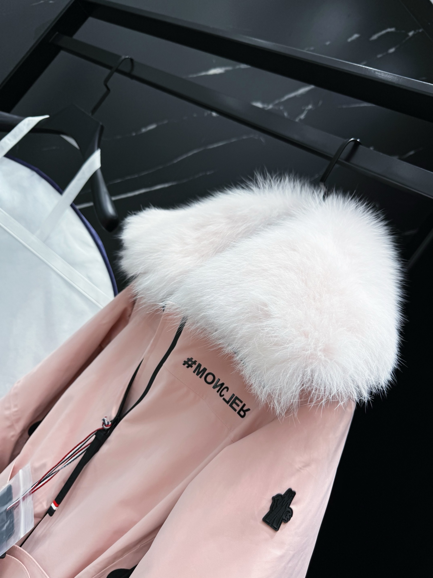 MONCLER Pink Down Ski Jacket with Fur Collar and Belted Waist 6 i1757610459284 9787 0 5