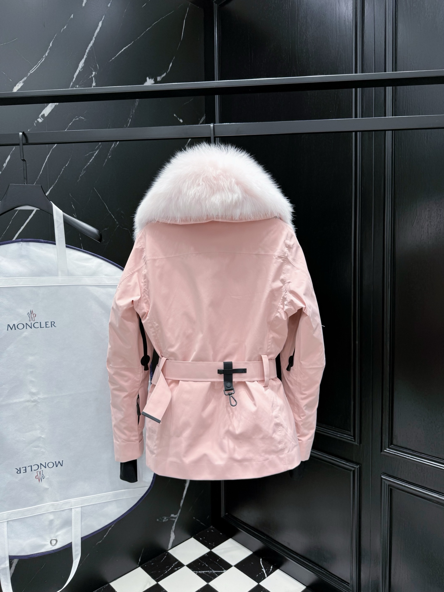 MONCLER Pink Down Ski Jacket with Fur Collar and Belted Waist 7 i1757610459291 5614 0 6