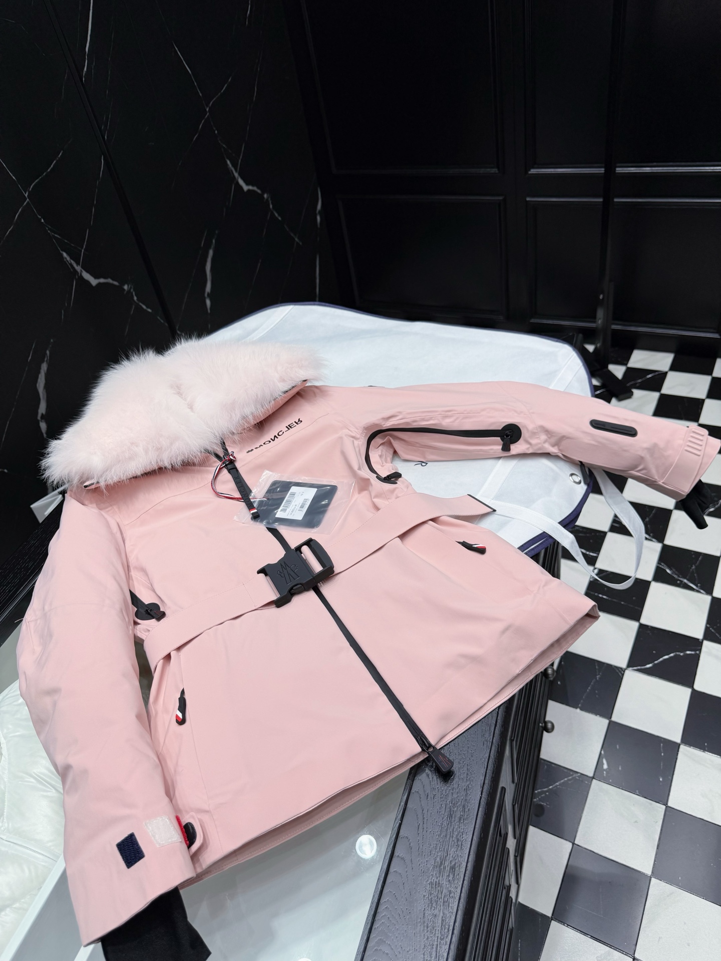 MONCLER Pink Ski Jacket with Fur Trim - Stylish Winter Outerwear