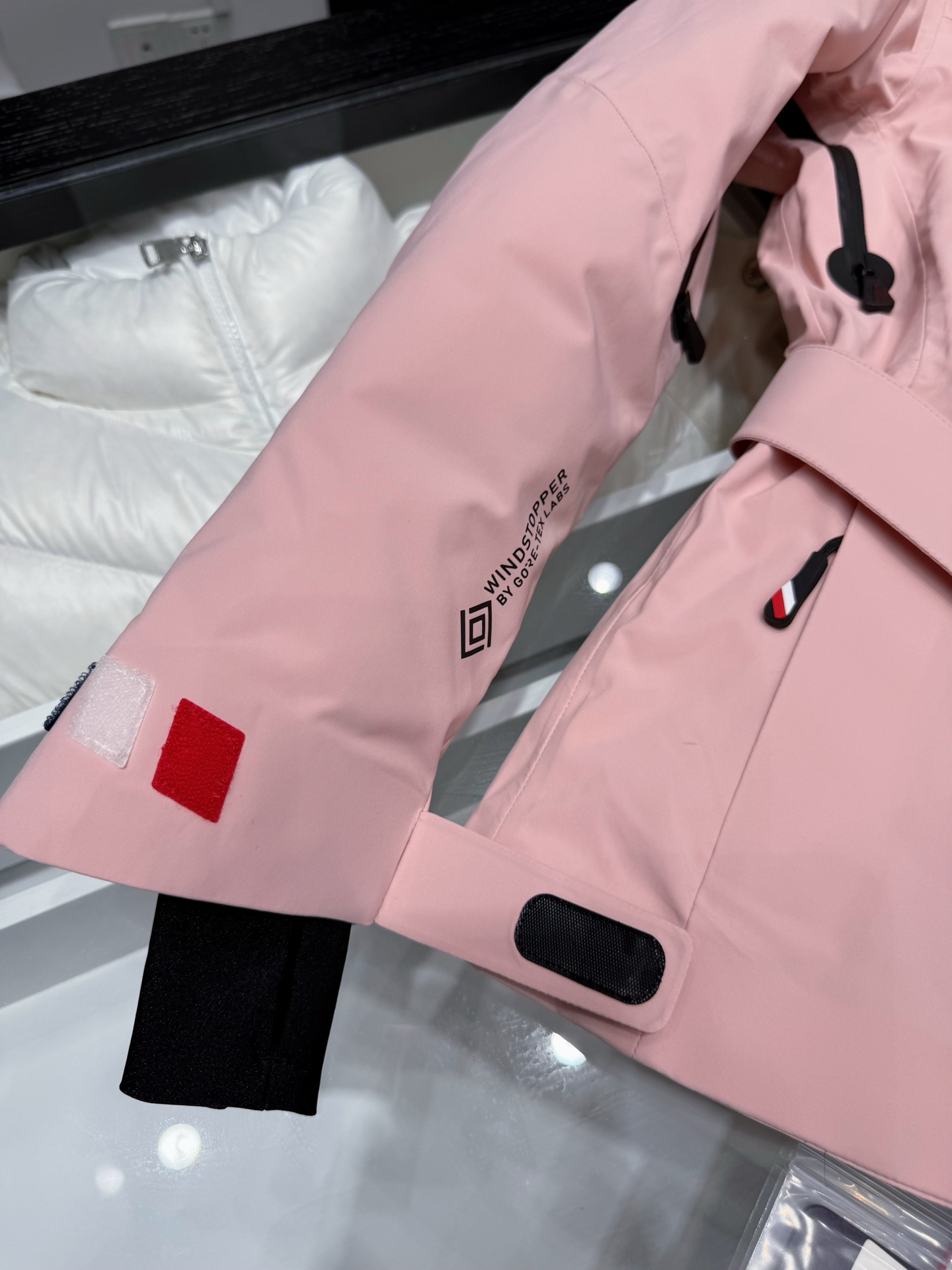 MONCLER Pink Ski Jacket with Fur Trim - Stylish Winter Outerwear 5 i1757610574402 5497 0 4