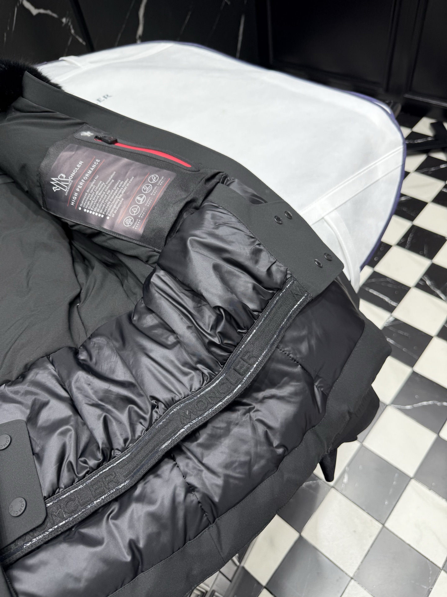 MONCLER Black Down Jacket with Fur Trim - Winter Warmth and Stylish Design 6 i1757611252541 4166 0 4