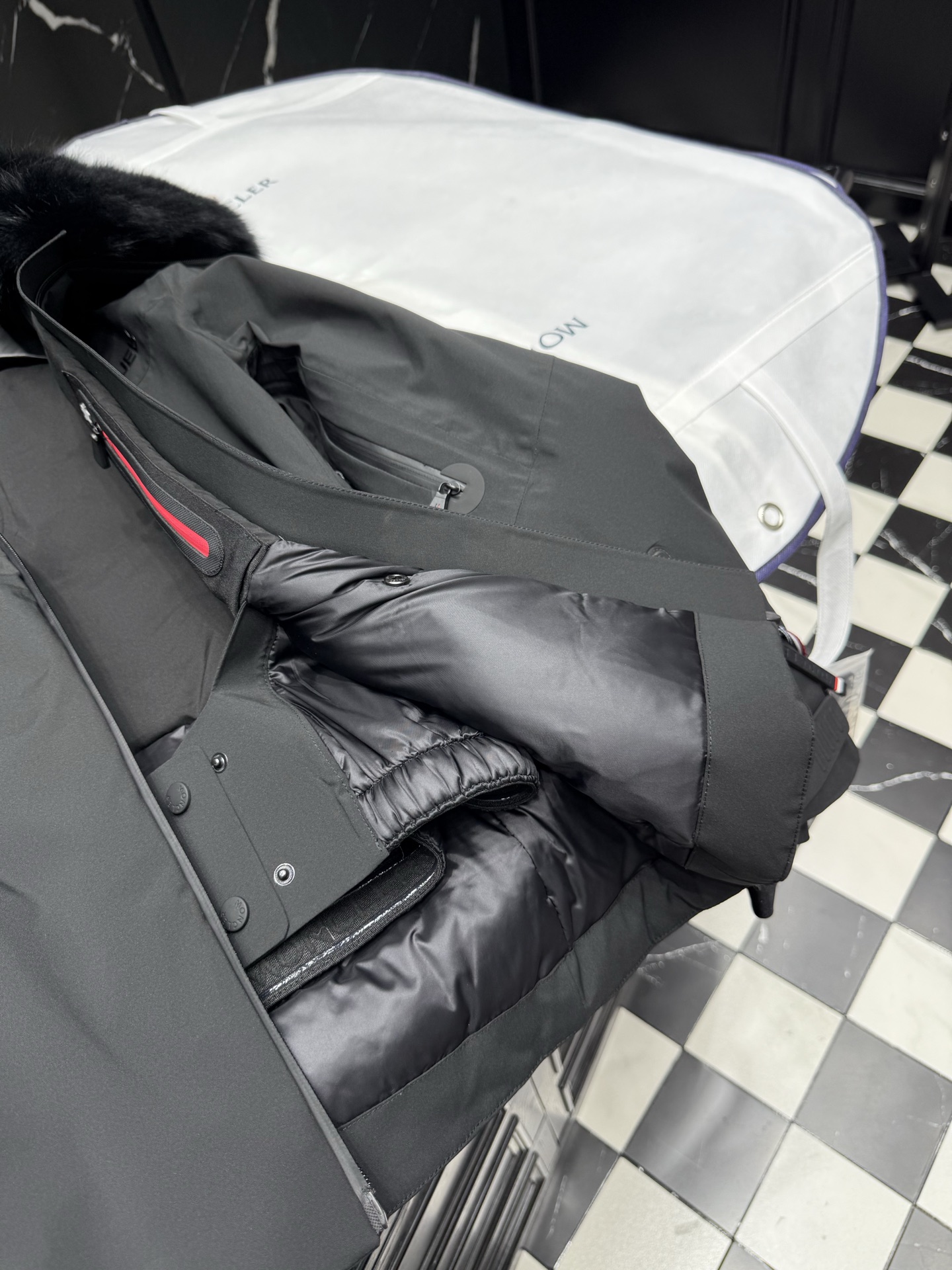 MONCLER Black Down Jacket with Fur Trim - Winter Warmth and Stylish Design 3 i1757611252665 446 0 1