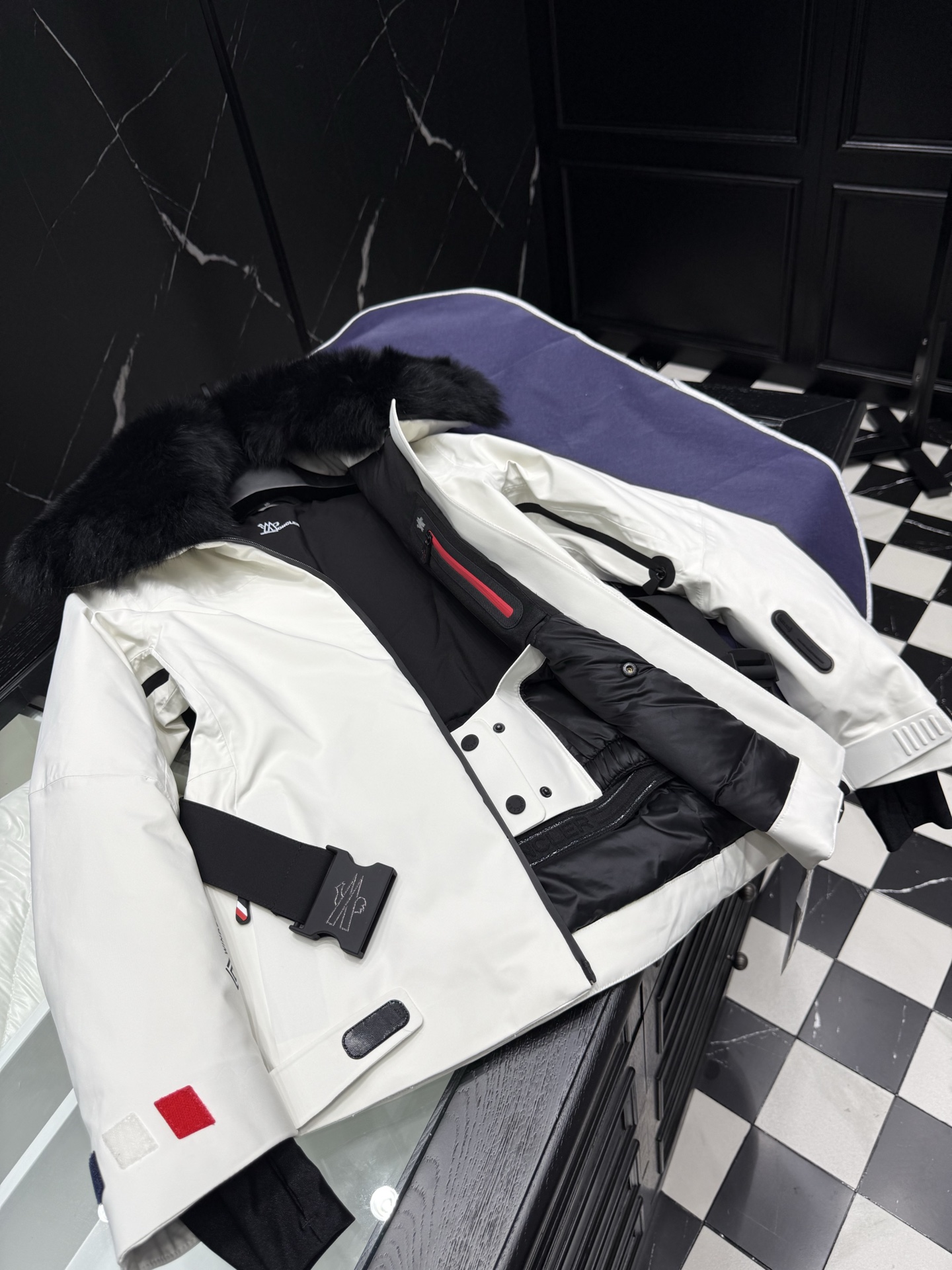 MONCLER White Down Ski Jacket with Fur Trim - Stylish Winter Outfit 1 i1757611439974 6245 0 0