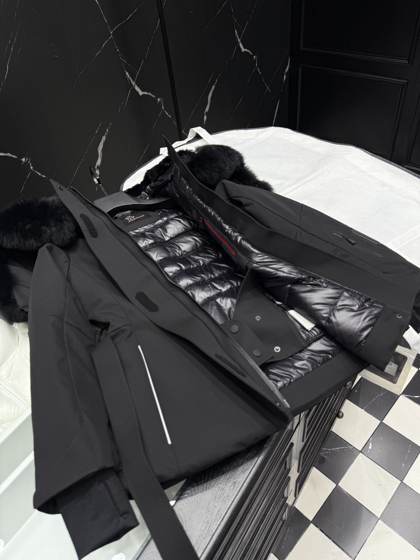 MONCLER Black Down Jacket with Fur Hood Winter Warm Padded Coat 6 i1757776579193 8683 0 4