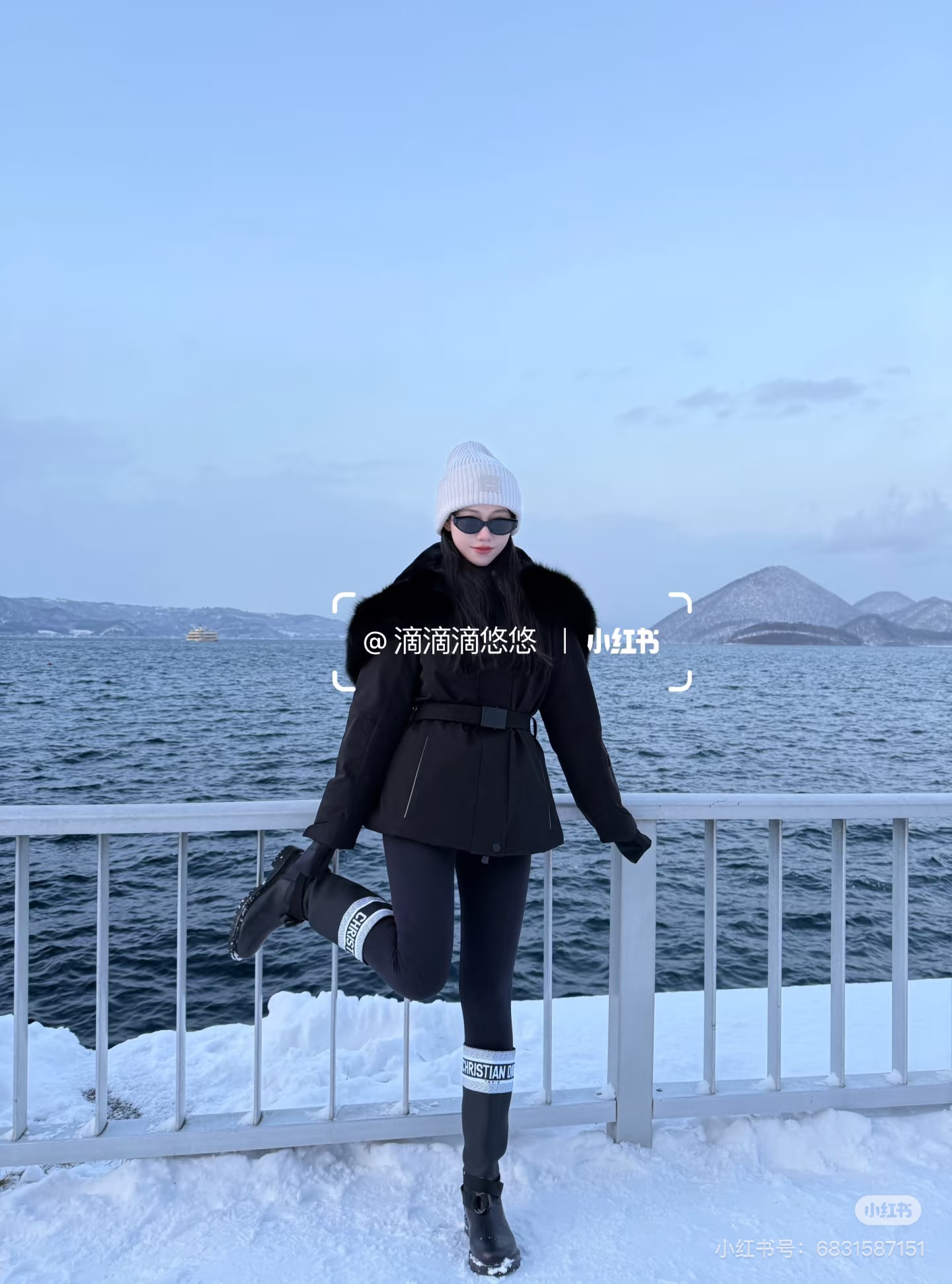 MONCLER Women's Black Down Jacket with Fur Collar and Belted Waist 6 i1757776993111 1568 0 5
