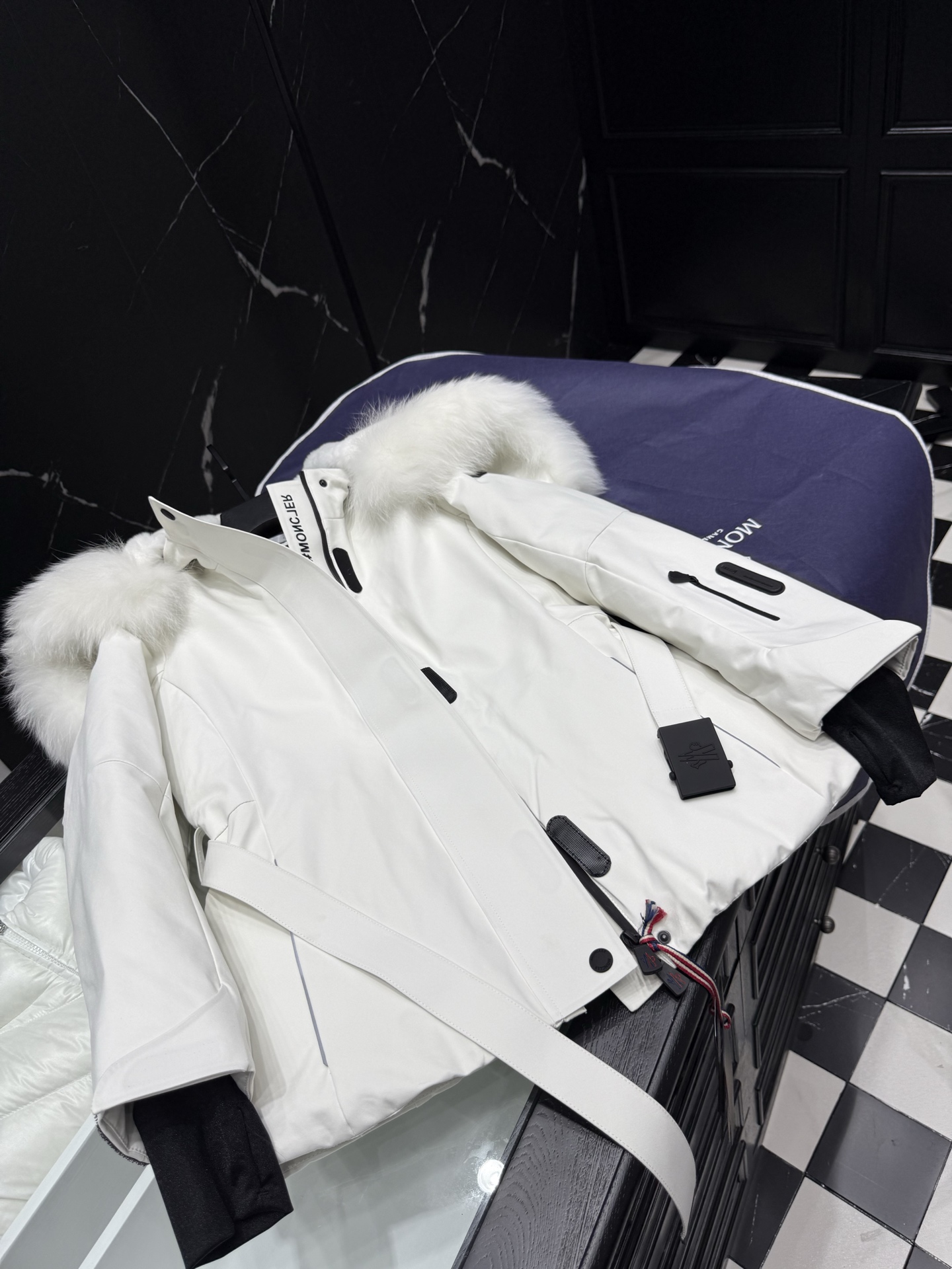 MONCLER White Fur-Trimmed Belted Padded Coat - Stylish Winter Outerwear 5 i1757777677905 2413 0 4