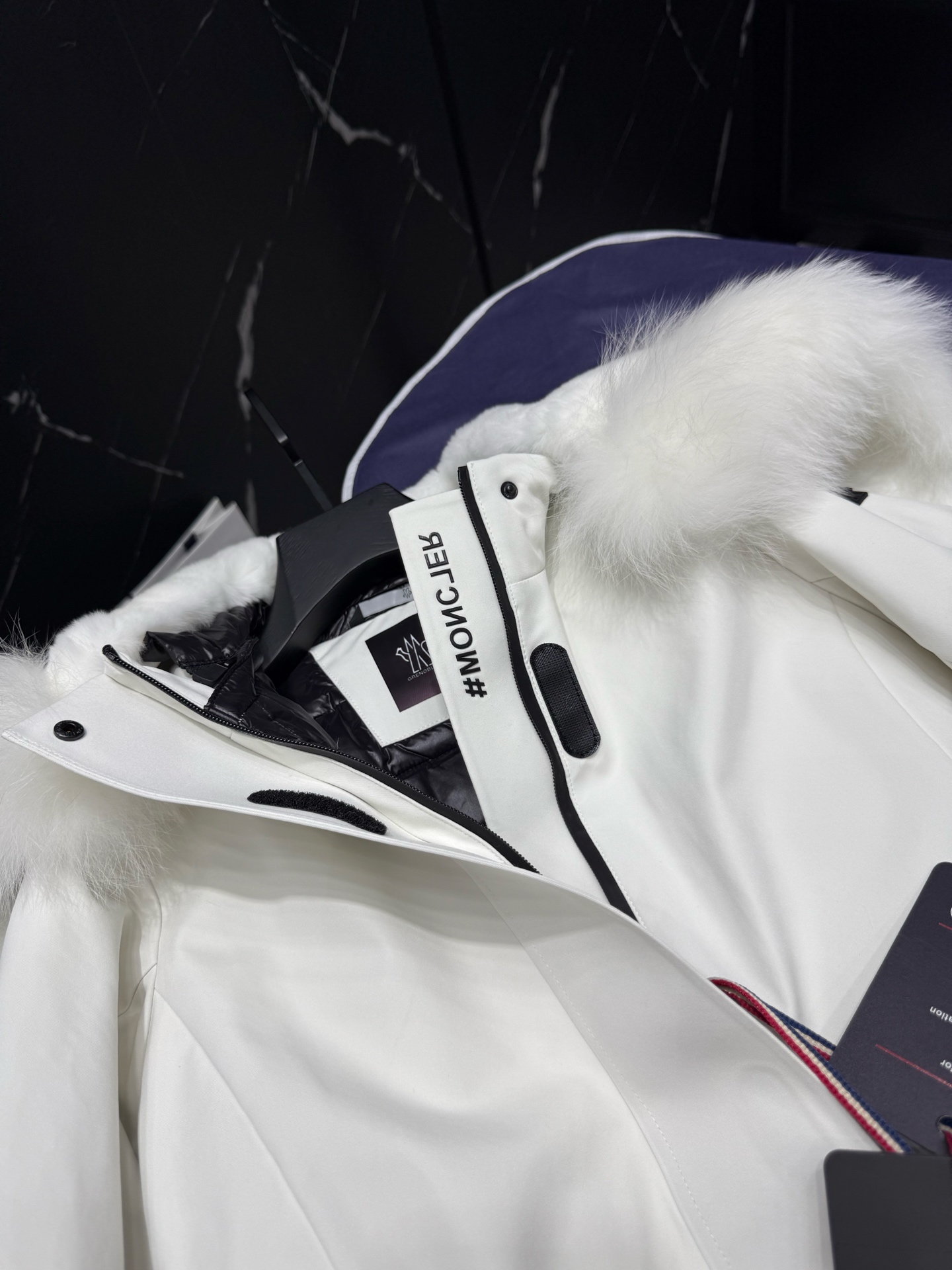 MONCLER White Fur-Trimmed Belted Padded Coat - Stylish Winter Outerwear 2 i1757777678007 4267 0 1