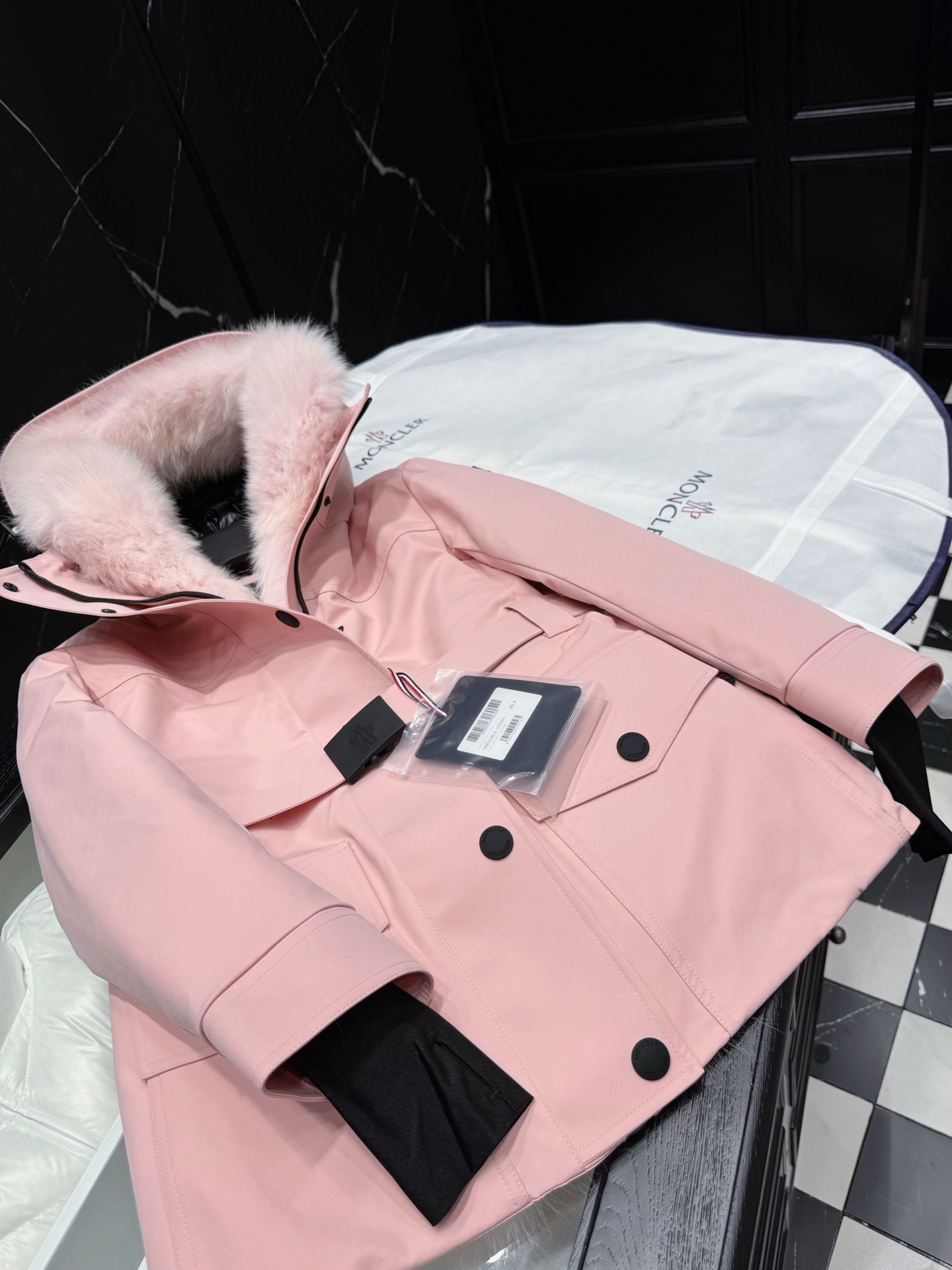 MONCLER Pink Fur-Trimmed Hooded Down Padded Jacket - Stylish Winter Warmth 5 i1757945439994 2071 0 3