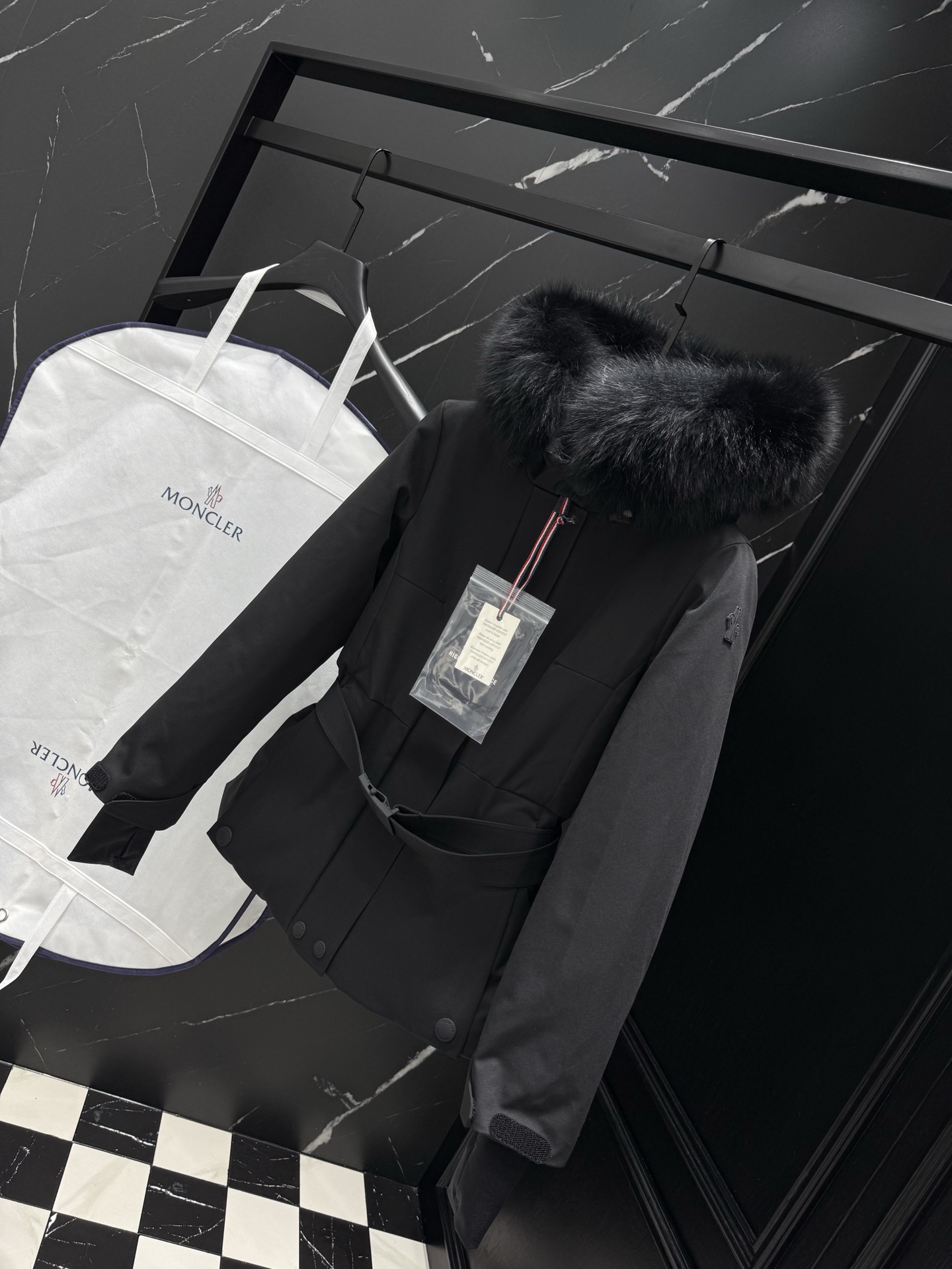 MONCLER Black Down Jacket with Fur Hood and Belted Waist - Stylish and Warm 2 i1758036775586 6020 0 1