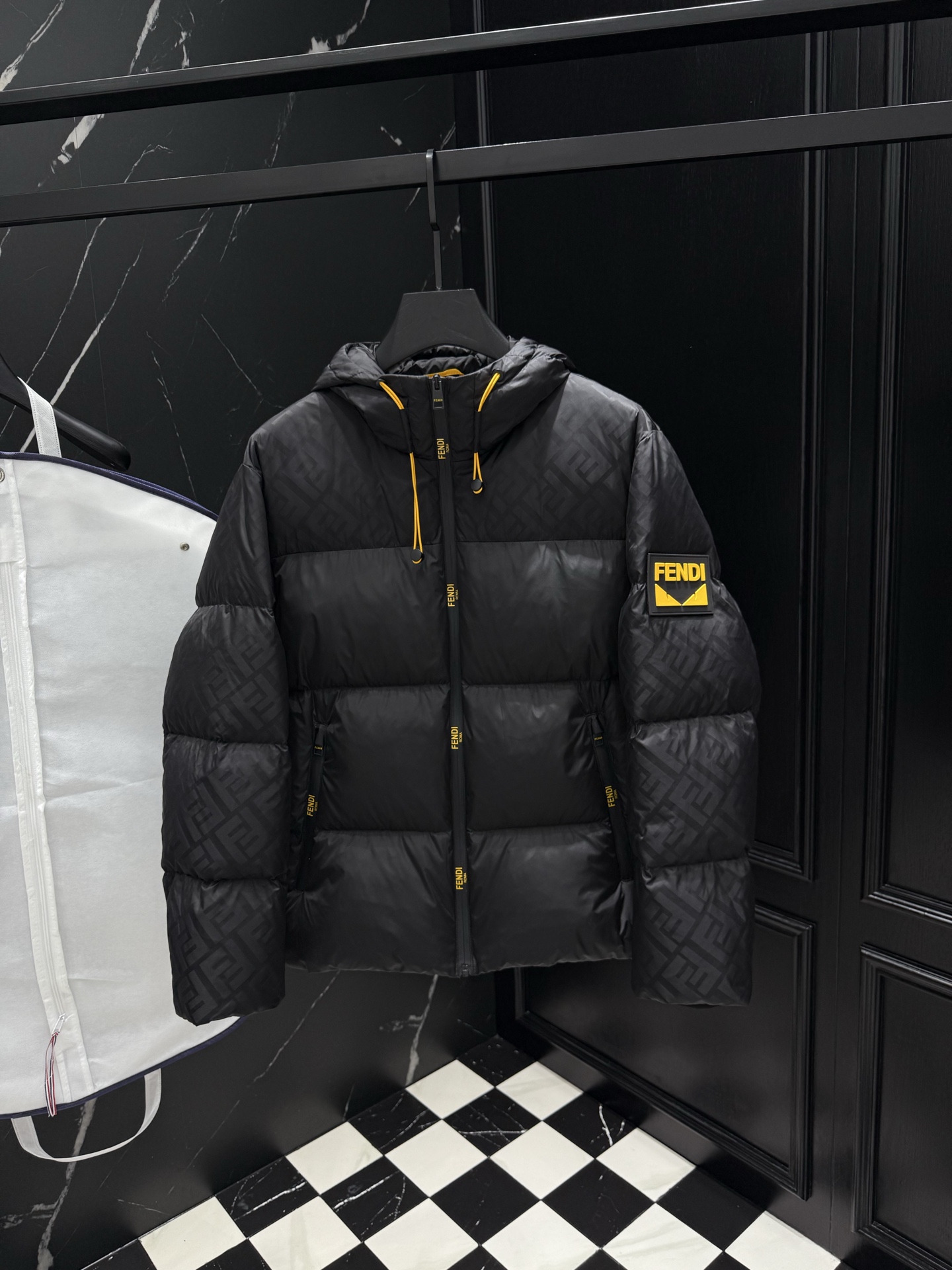 NO:540148,Down, 1:1 original custom hardware accessories imported from 1:1. Welcome to the counter comparison. Absolutely high quality. Use top-grade 95 white duck down. Super soft. Flush and full. Super heavy fabric with a perfect fit. Pay attention to the super comfortable fabric. Exclusive model. Non-market goods. Size M for men and women. ~XXXL,, down jacket, alexander wang.19860909羽绒 秋冬新款原版1:1订制五金配件全进口原版定制 欢迎专柜对比 绝对的高品质 采用顶级95白鸭绒 超柔软 充羽量蓬松饱满 超级重面料做工杠杠的版型完美 注意面料超舒服 独家款 非市场货 男女同款尺码M ～XXXL,,down jacket,alexander wang,Men's clothing