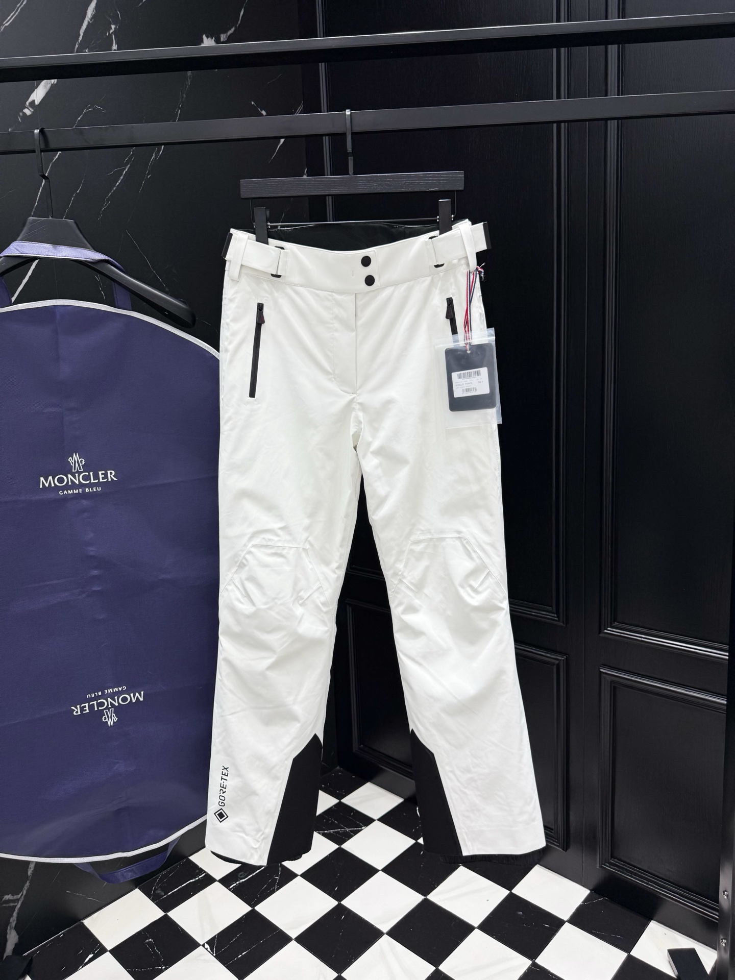 Moncler Women's White Gore-Tex Ski Pants | High-Performance Winter Apparel 1 i1758900307729 7384 0 0