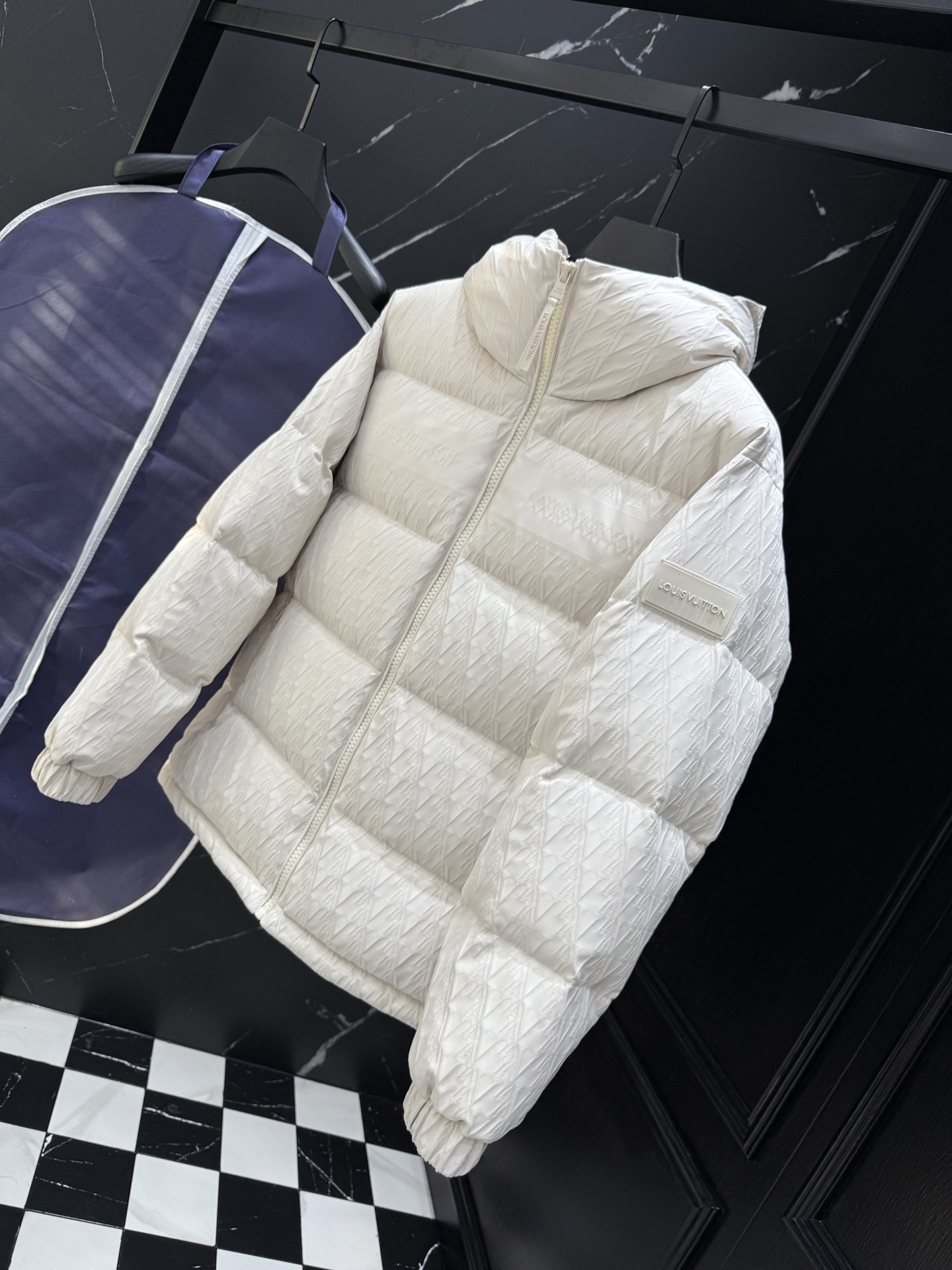 Louis Vuitton Padded Down Jacket - Stylish Winter Warmth- M-XXL 6 i1758900916340 2090 0 5