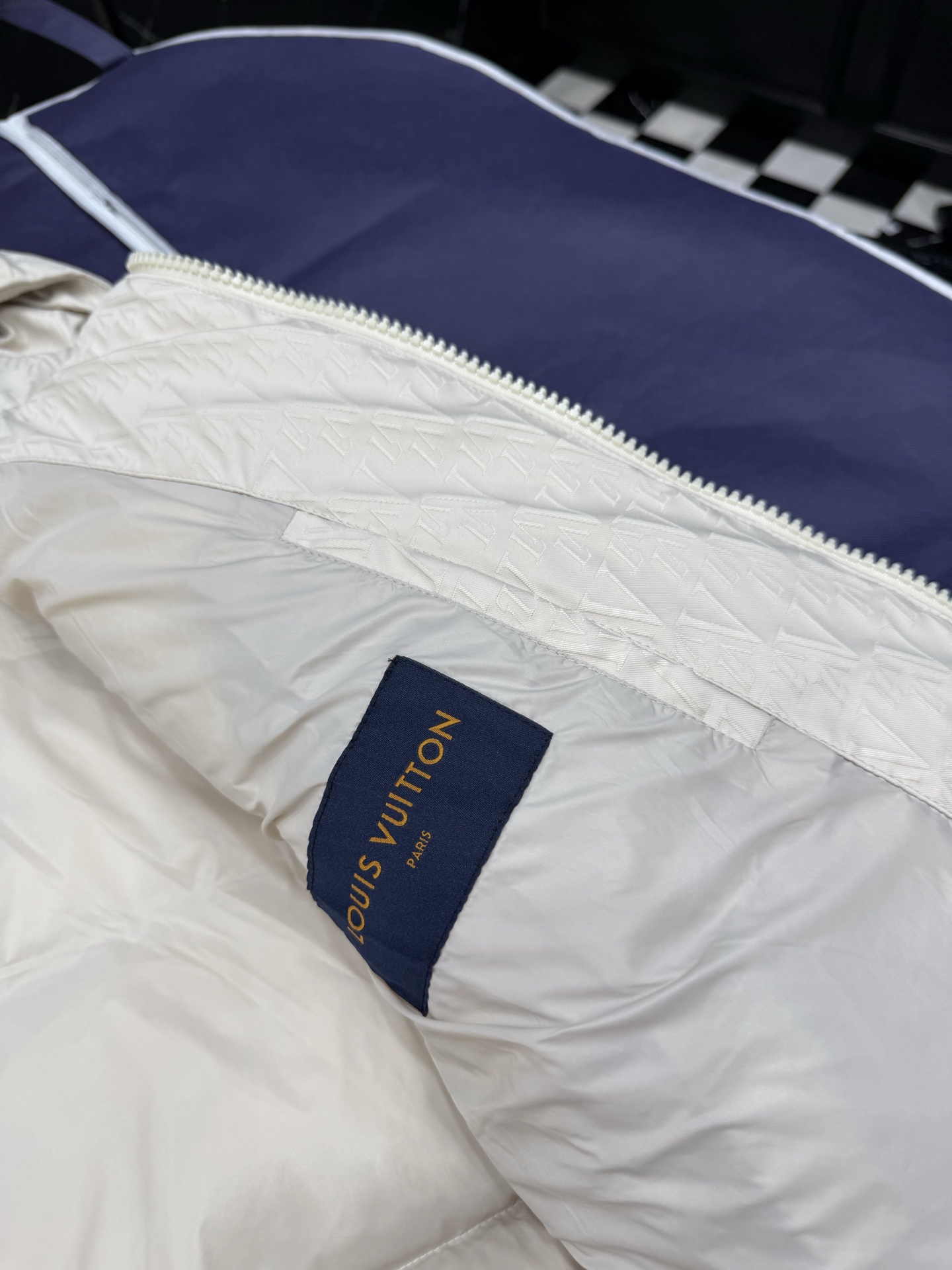Louis Vuitton White Padded Down Jacket, Size M-XXL, Luxury Winter Coat 4 i1758900955466 2724 0 2