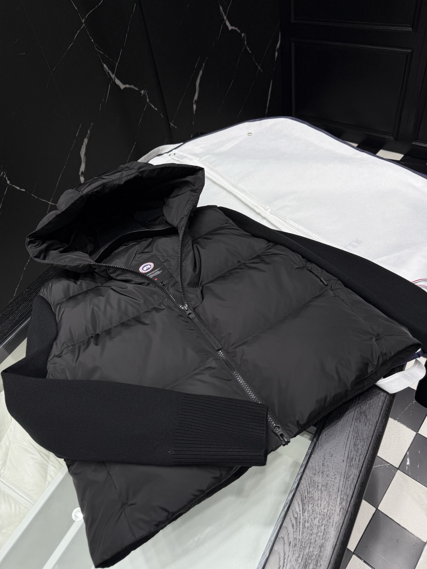 Canada Goose Black Cropped Down Jacket with Ribbed Knit Sleeves for Women 3 i1758985155631 5686 0 1