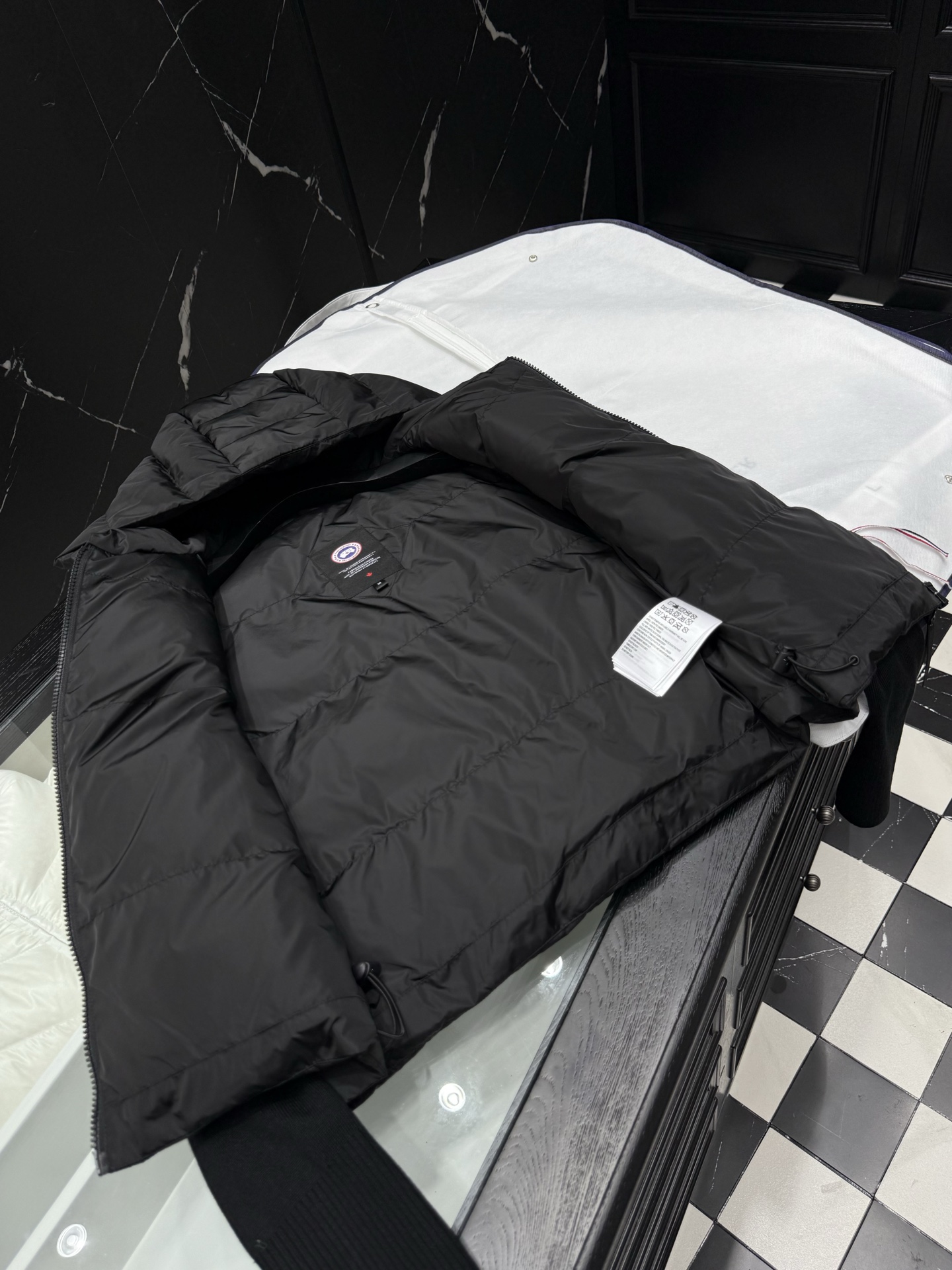 Canada Goose Black Cropped Down Jacket with Ribbed Knit Sleeves for Women 8 i1758985158063 7384 0 6