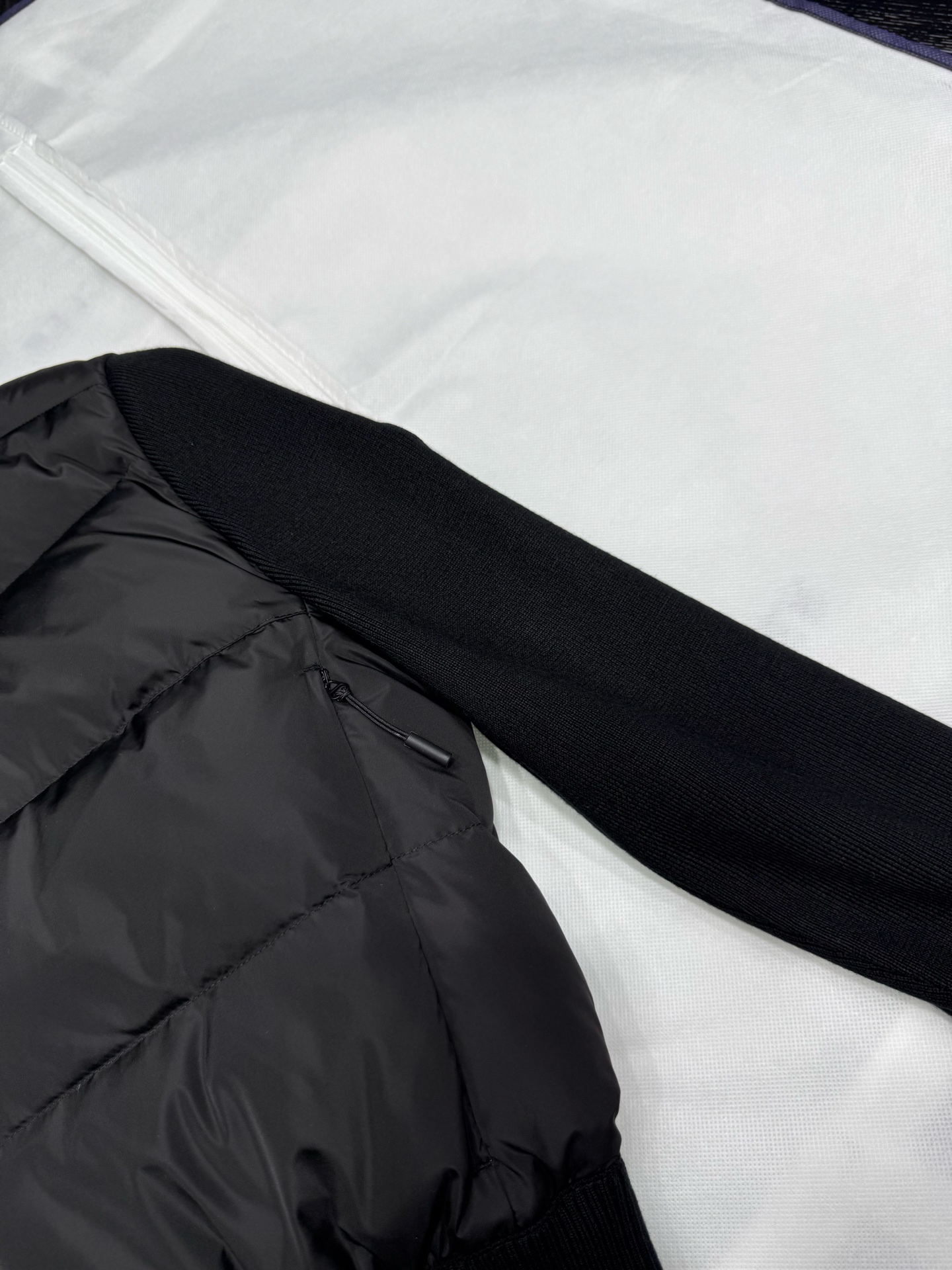 Moncler Black Padded Wool Cropped Jacket for Women - Stylish & Warm 5 i1758986314751 1222 0 3