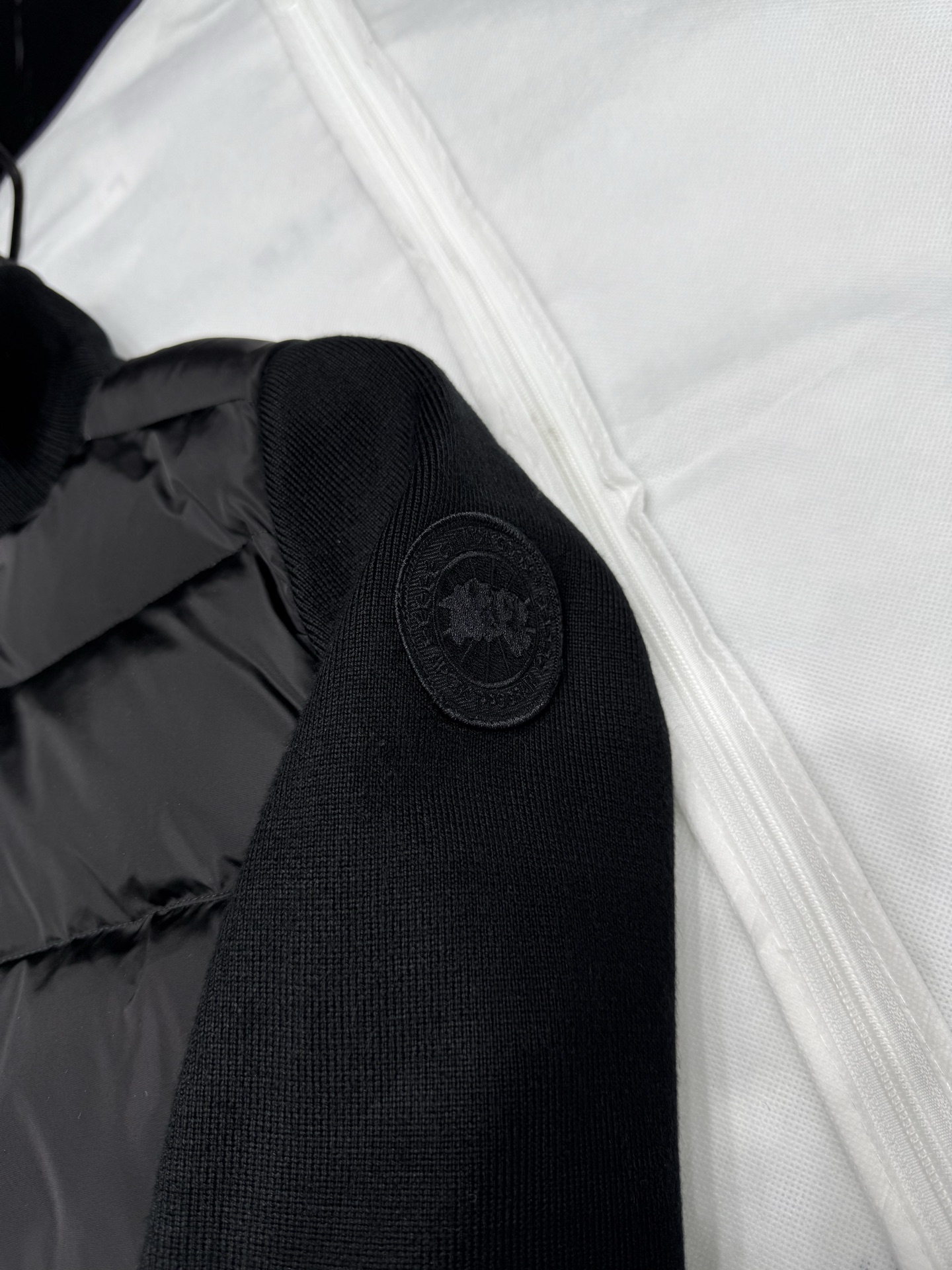 Moncler Black Padded Wool Cropped Jacket for Women - Stylish & Warm 6 i1758986317053 9329 0 4